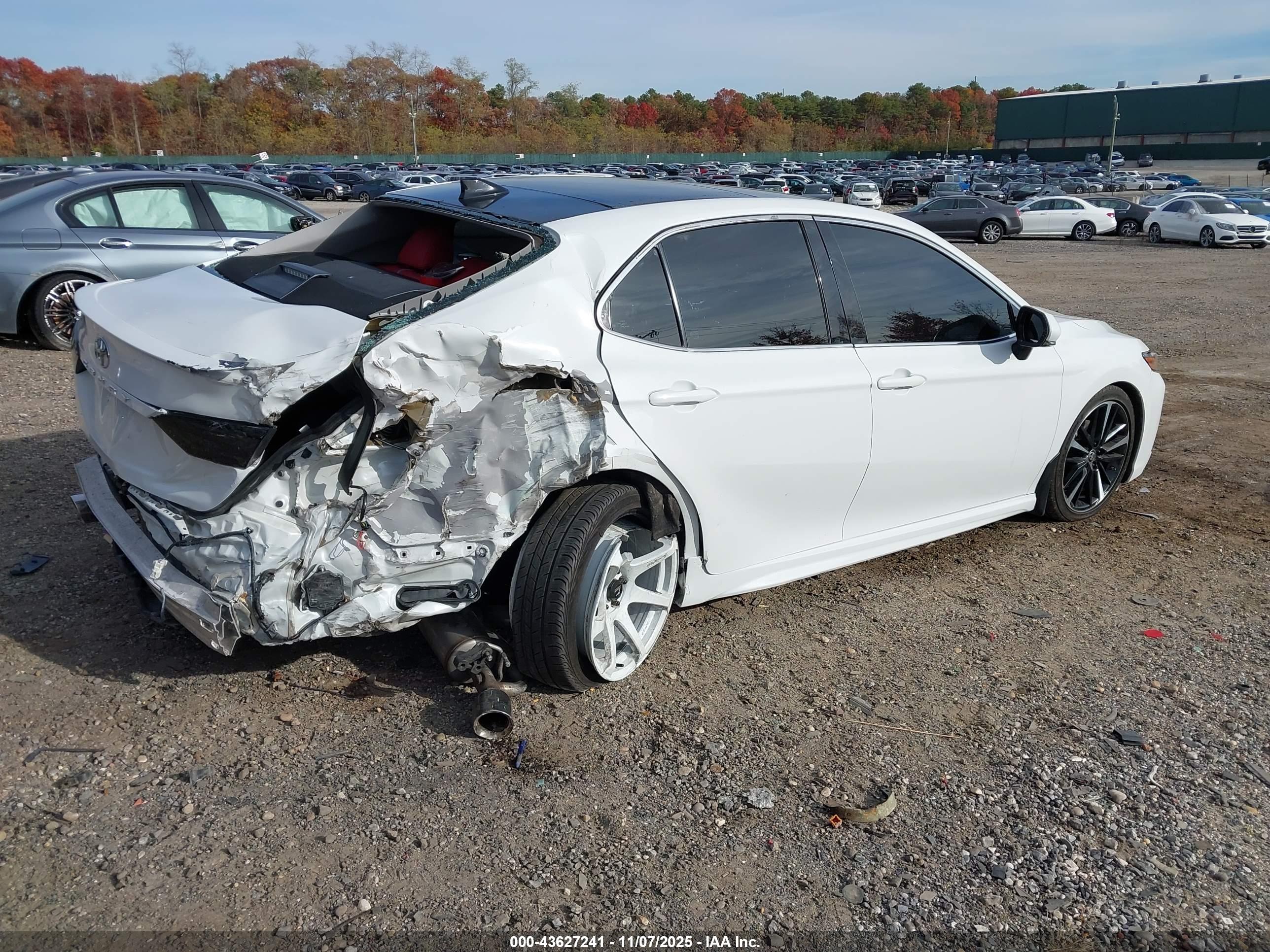 TOYOTA CAMRY image 4