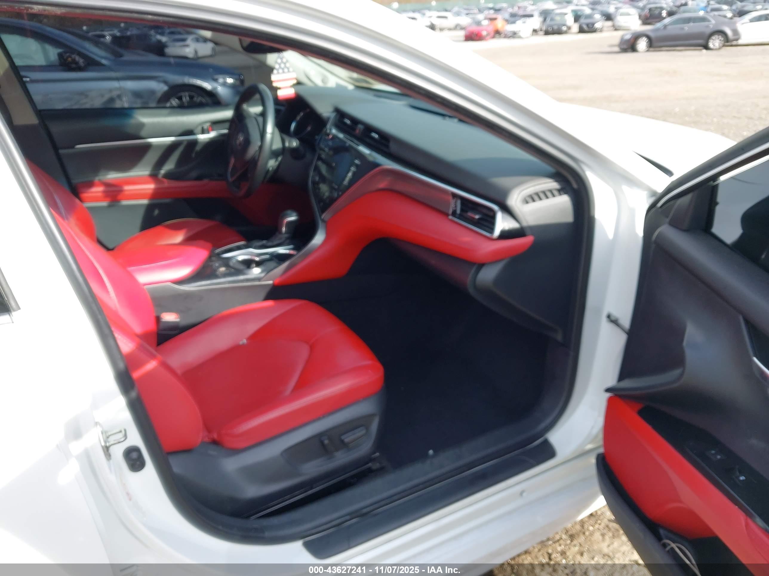 TOYOTA CAMRY image 5