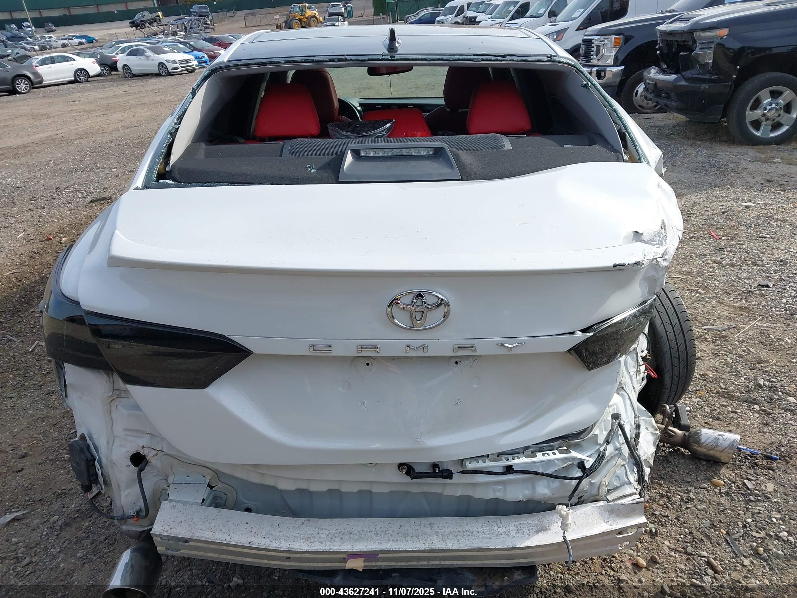 TOYOTA CAMRY image 6
