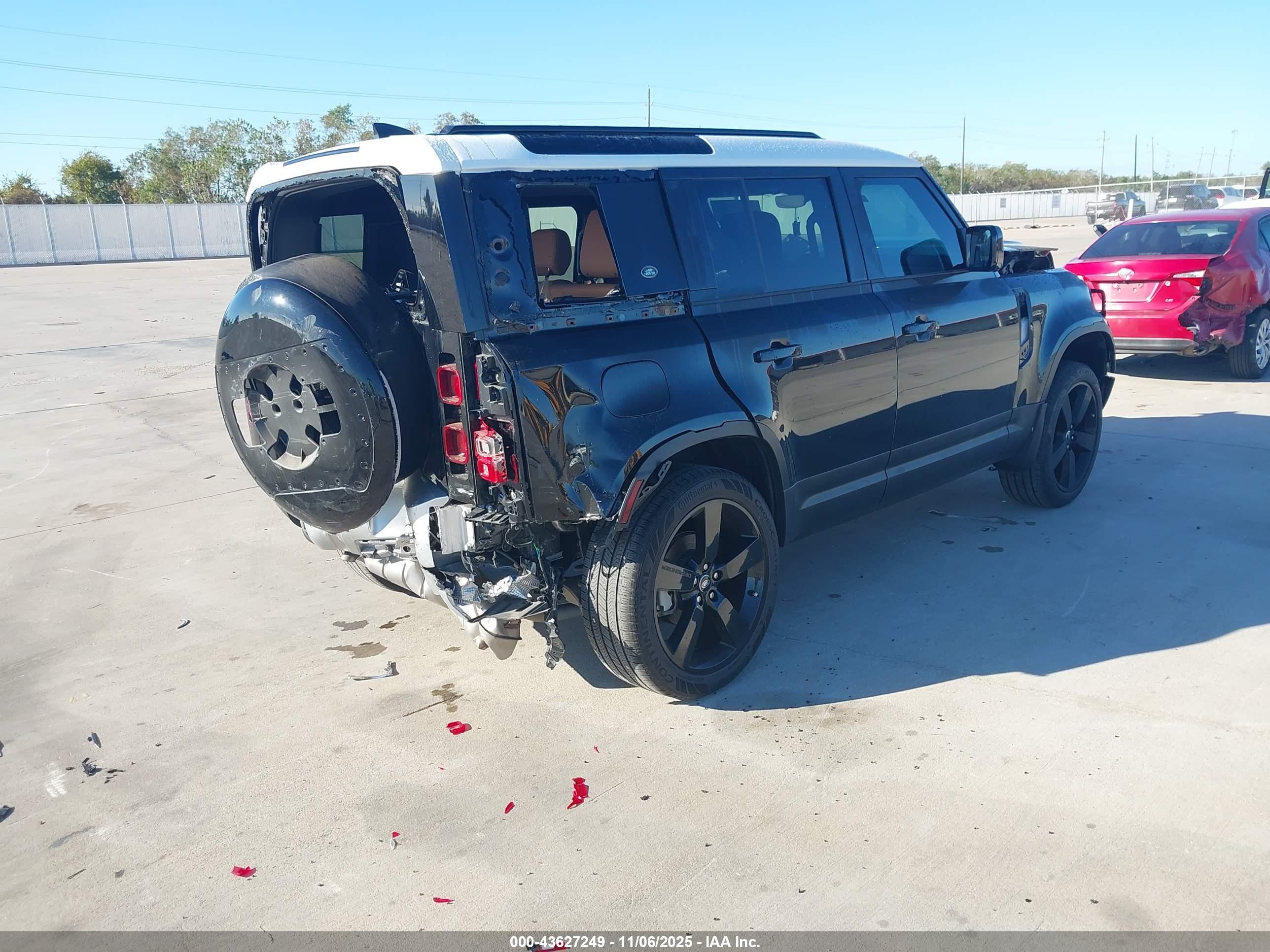 LAND ROVER image 4