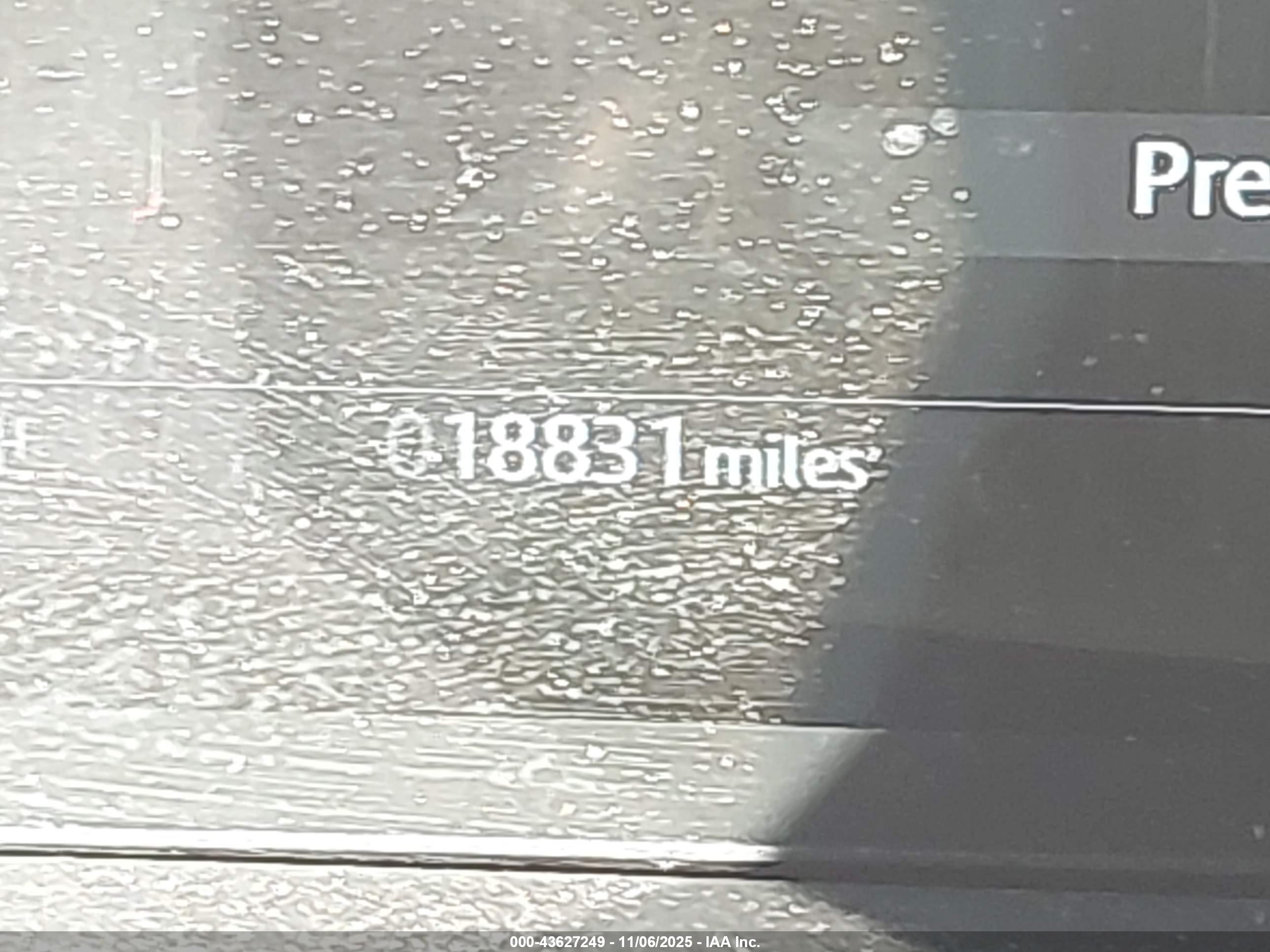 LAND ROVER image 7