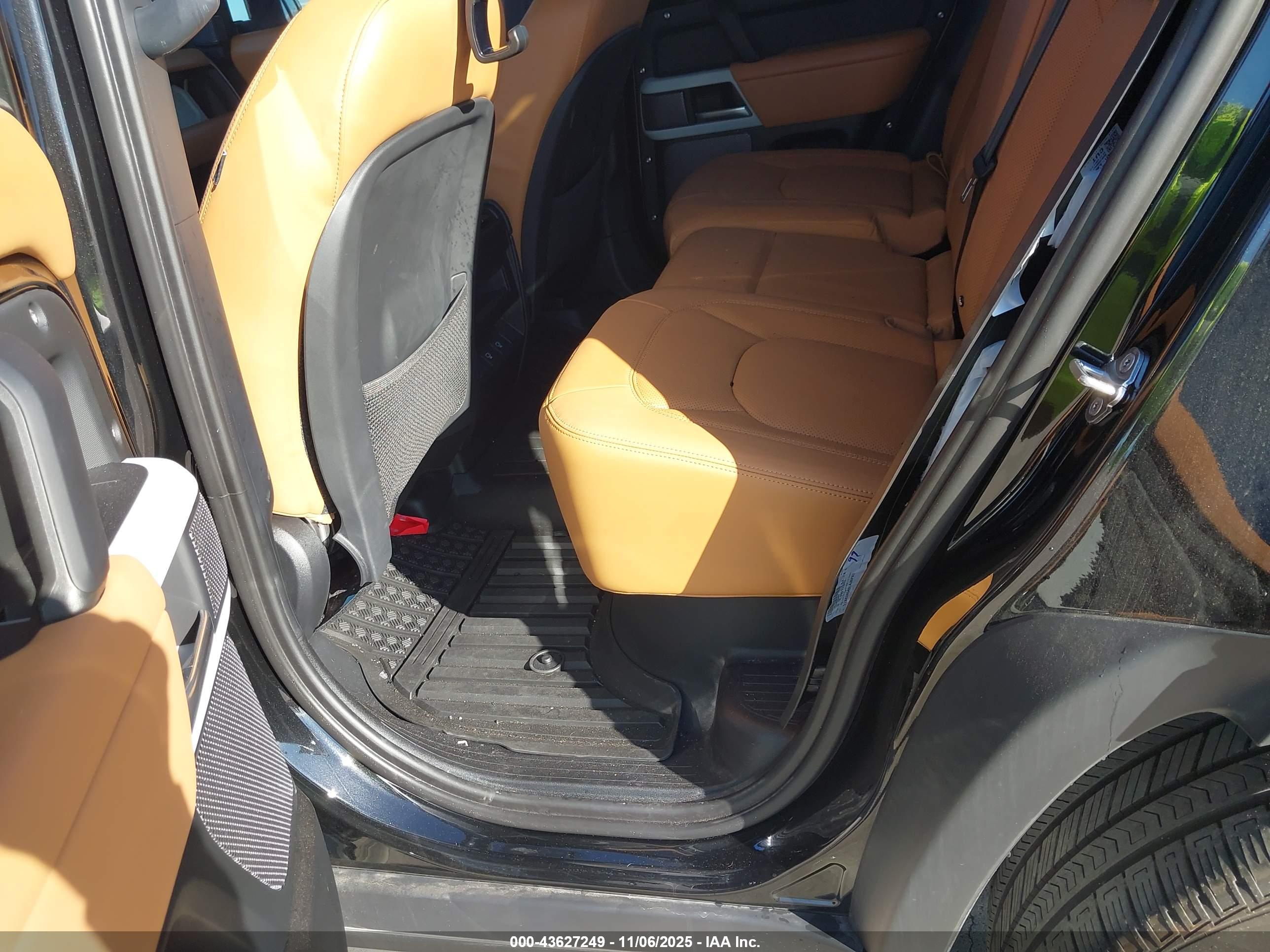 LAND ROVER image 8