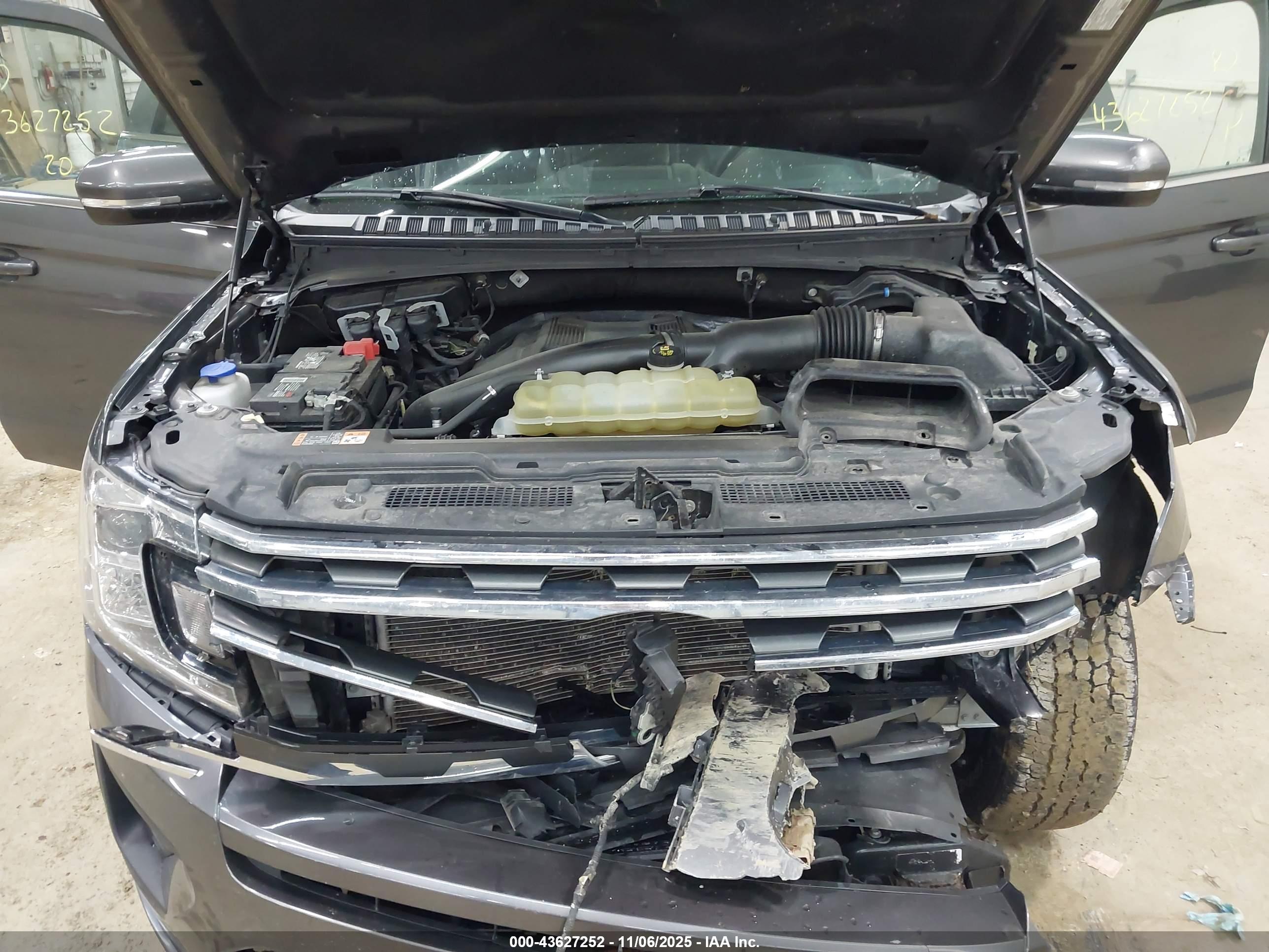 FORD EXPEDITION image 10