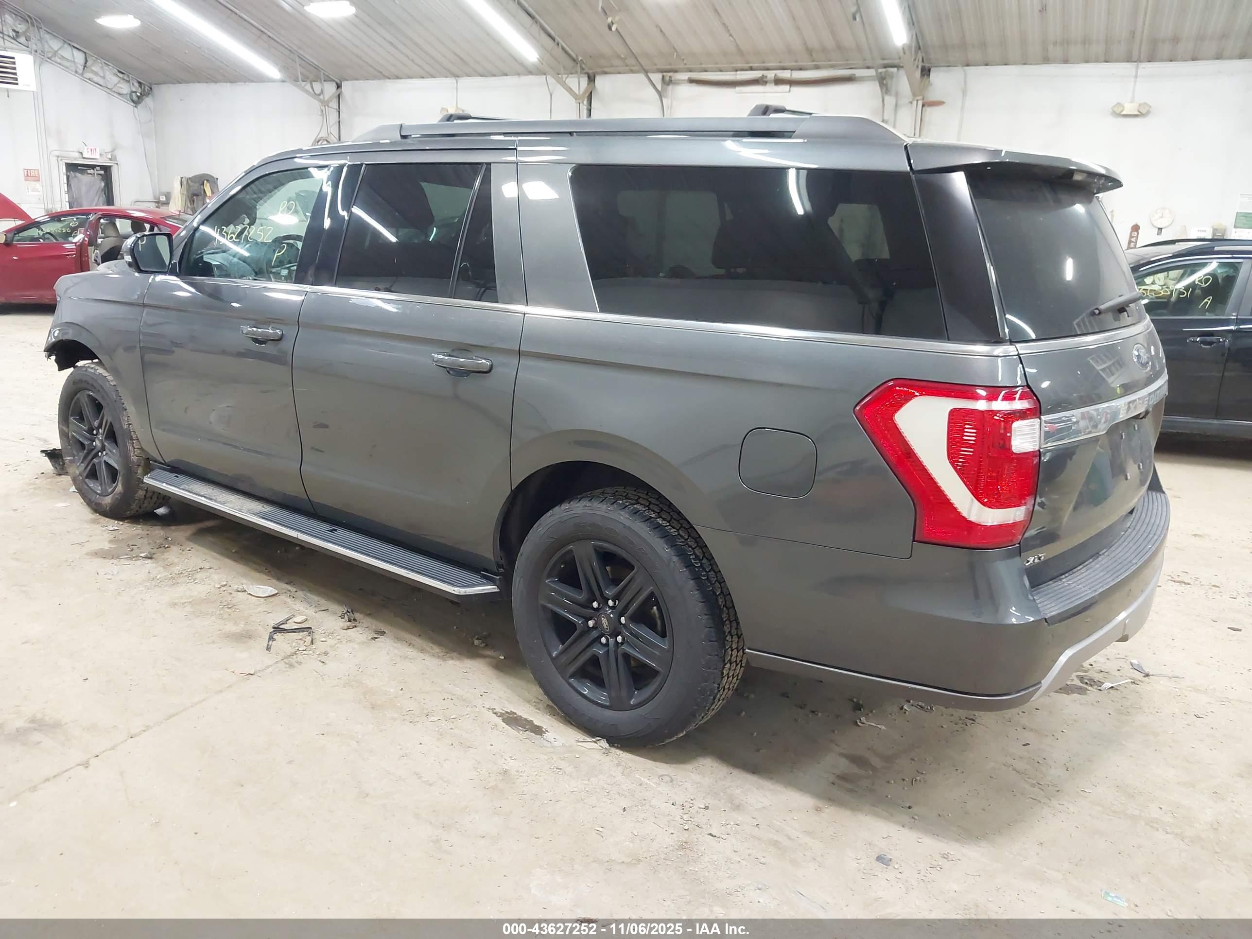 FORD EXPEDITION image 3