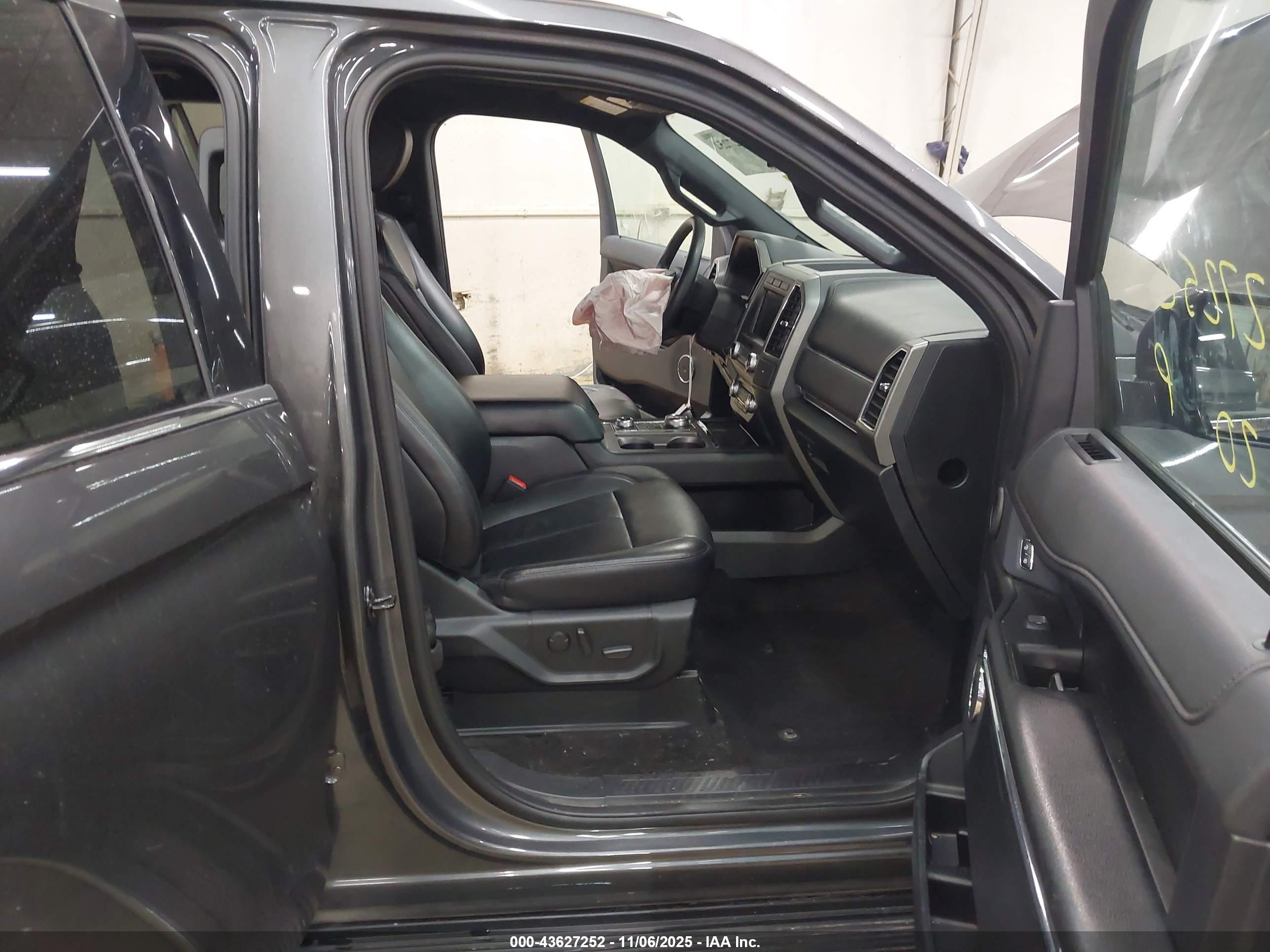 FORD EXPEDITION image 5