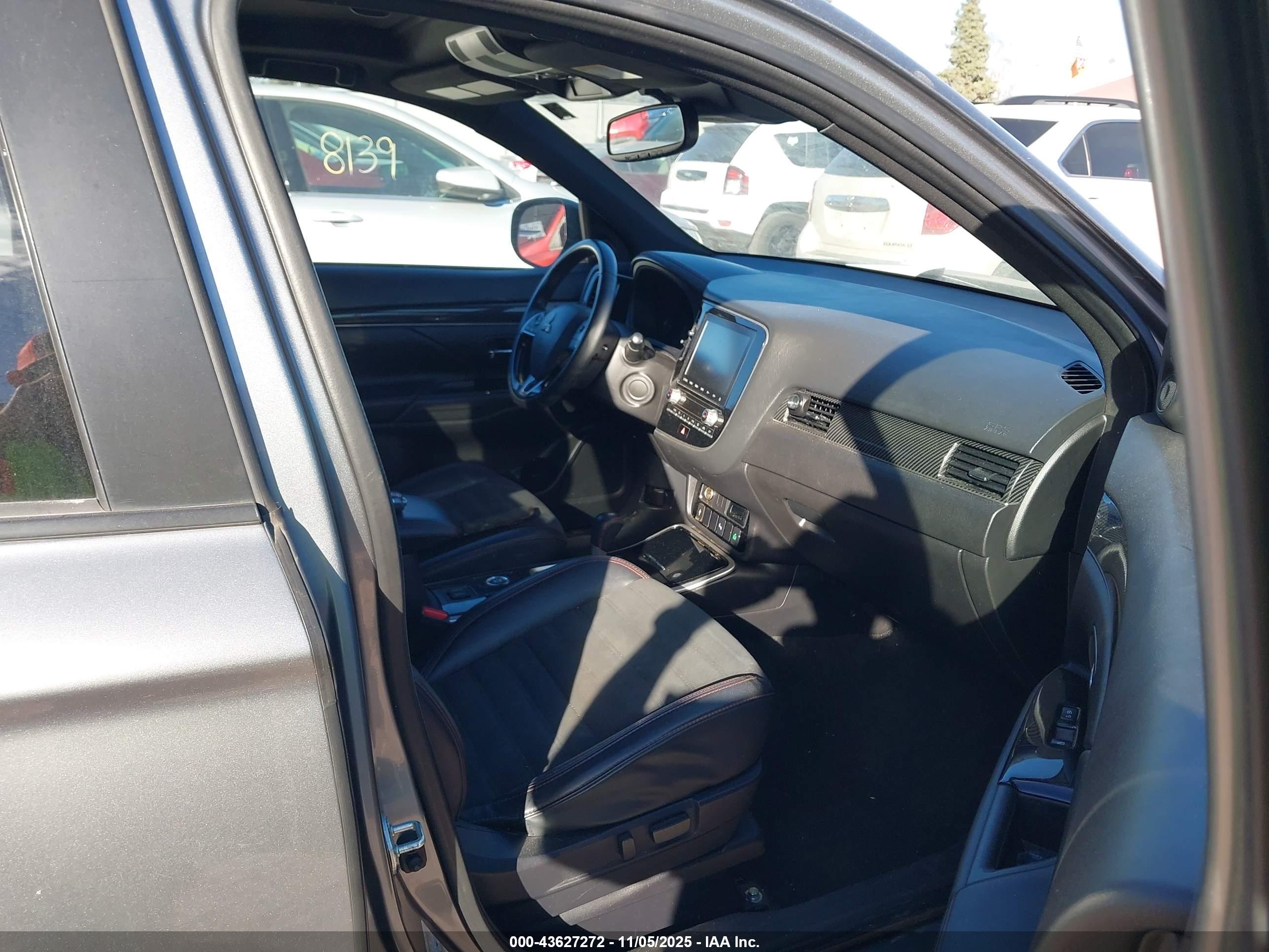 MITSUBISHI OUTLANDER image 5