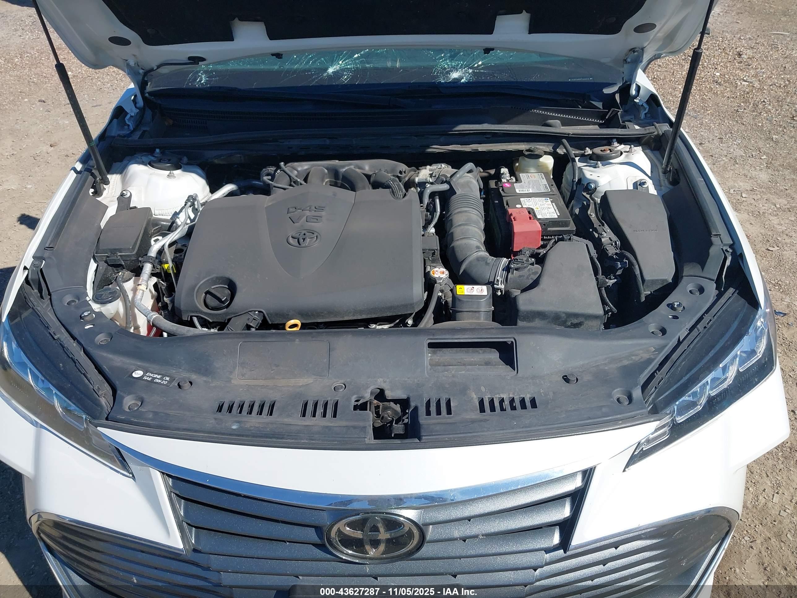 TOYOTA AVALON image 10