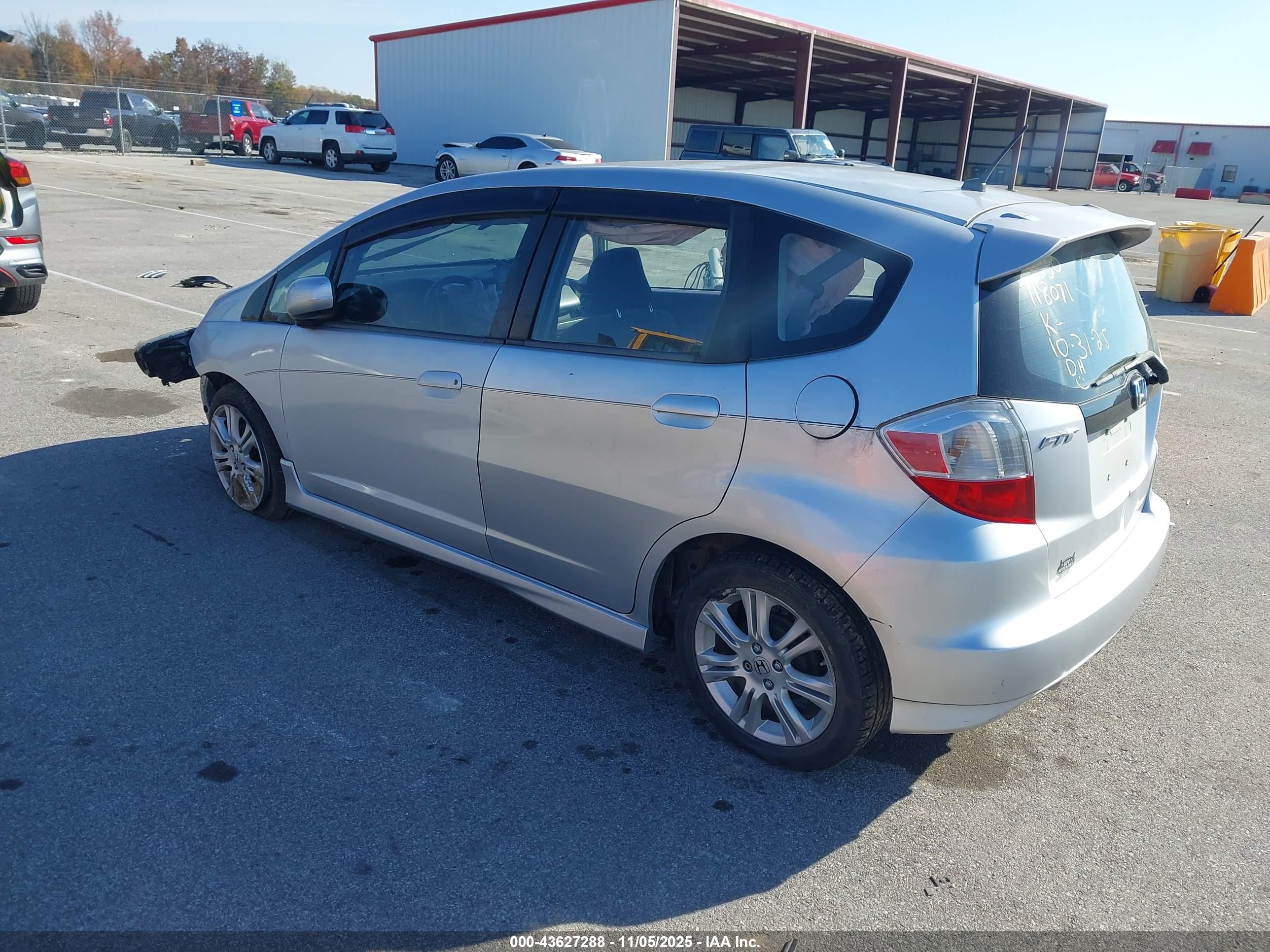 HONDA FIT image 3