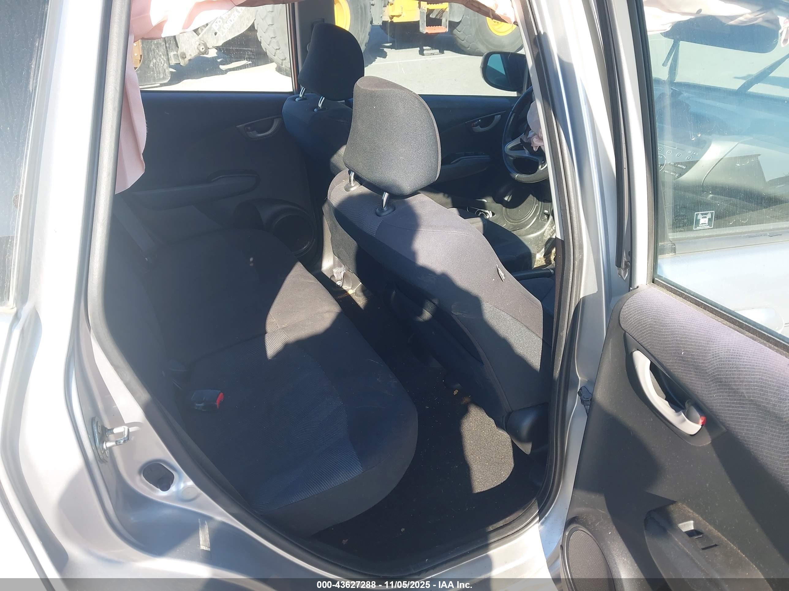HONDA FIT image 8