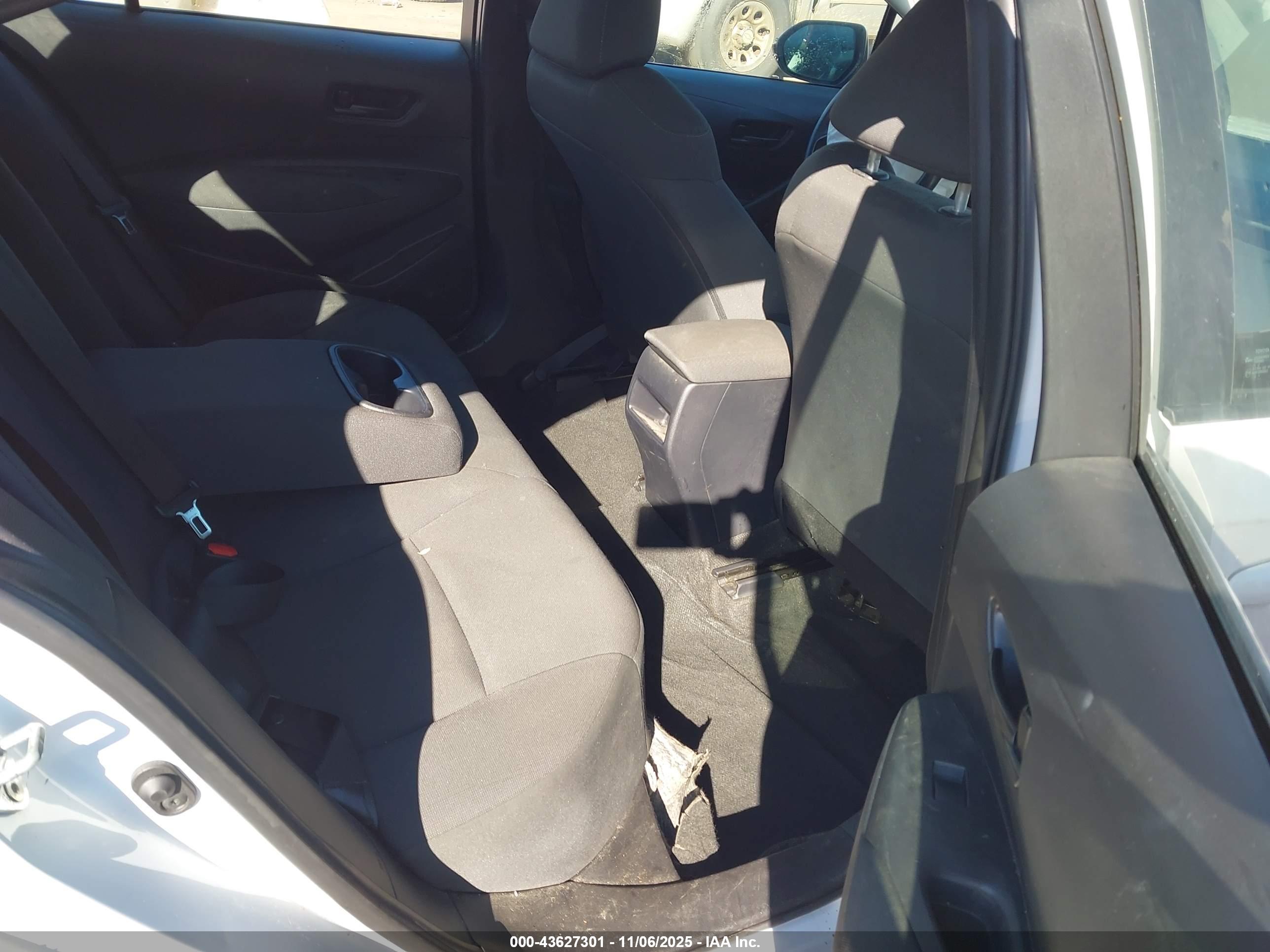 TOYOTA COROLLA image 8