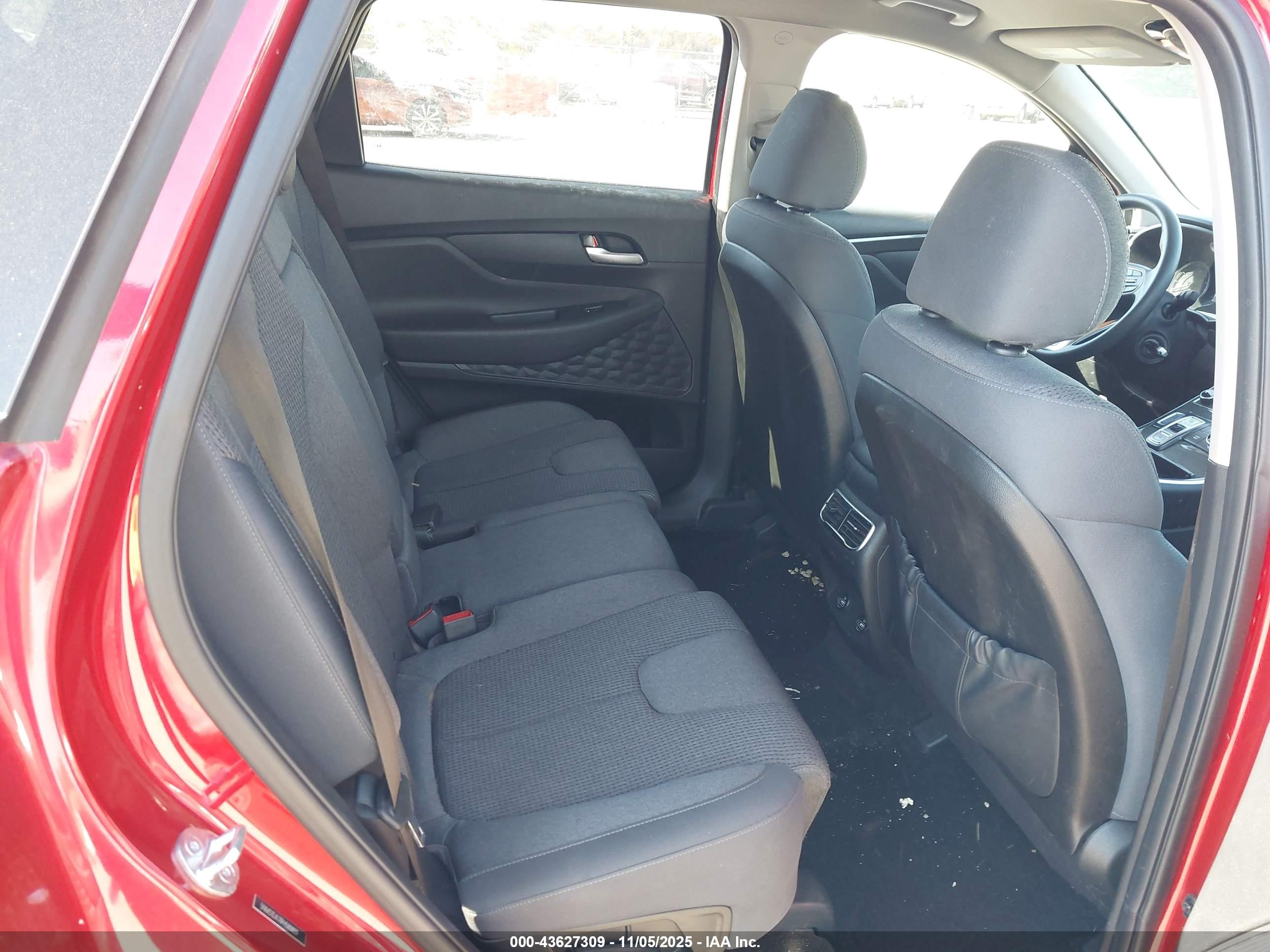 HYUNDAI SANTA image 8