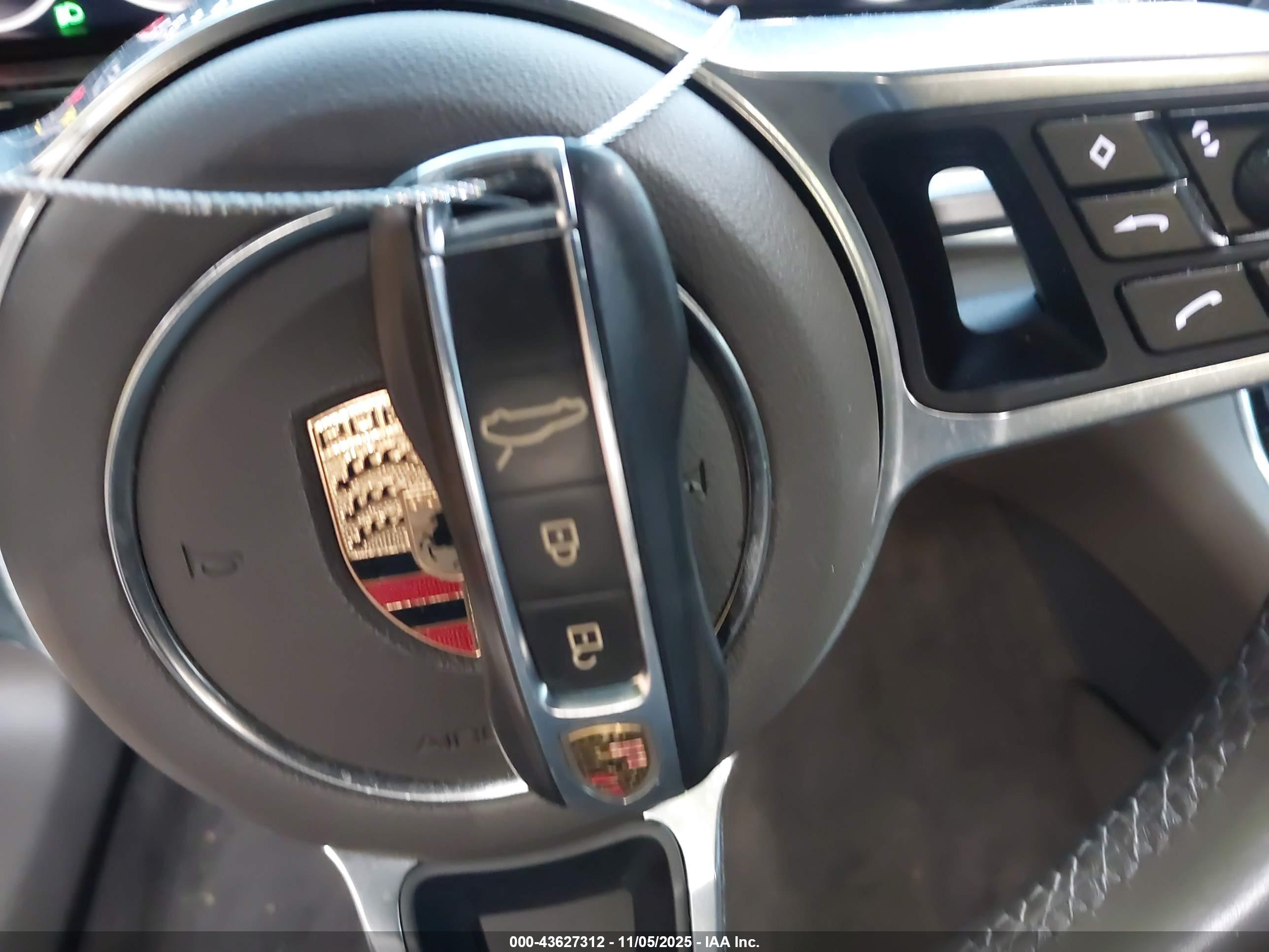 PORSCHE PANAMERA image 11