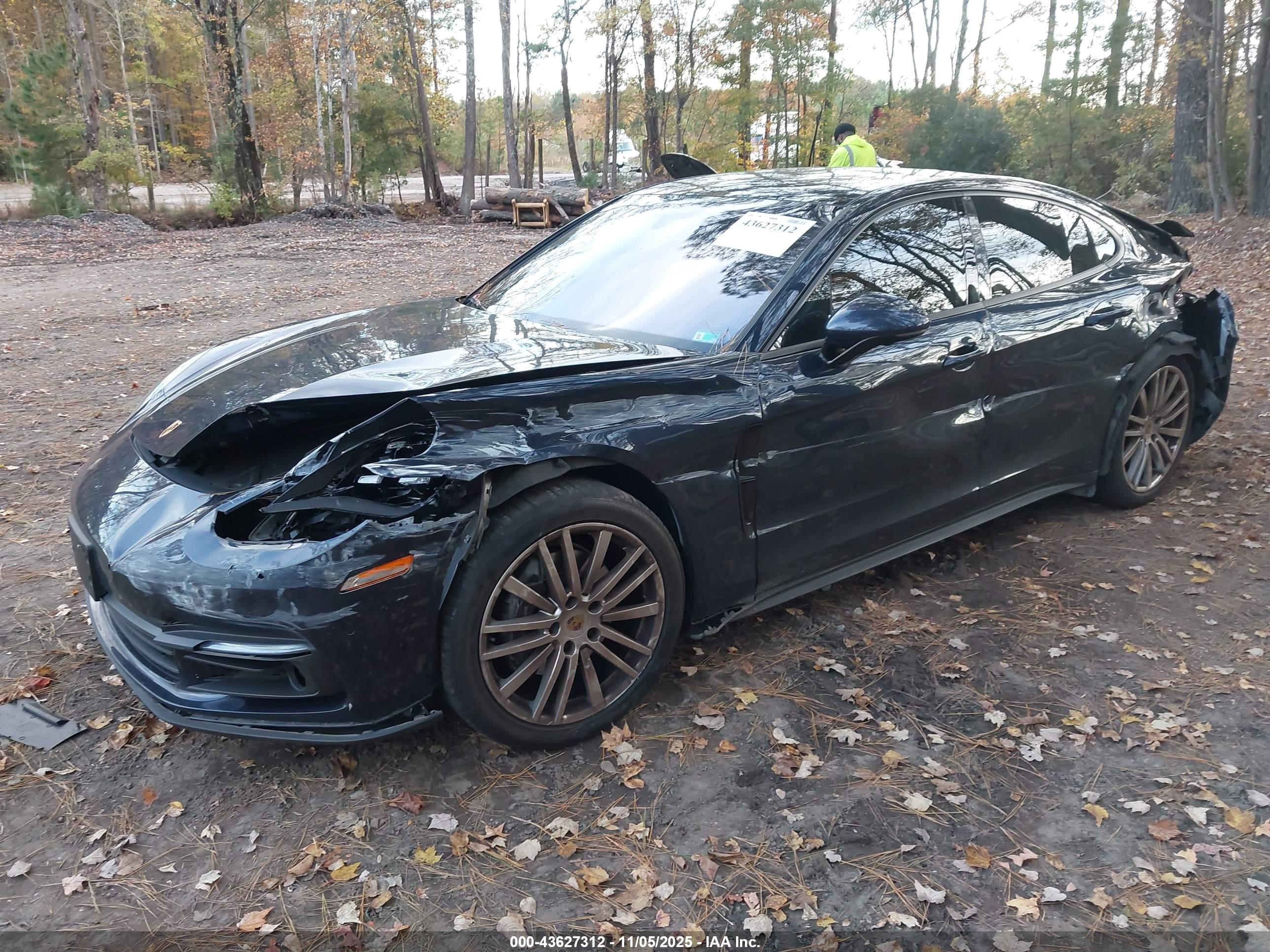 PORSCHE PANAMERA image 2