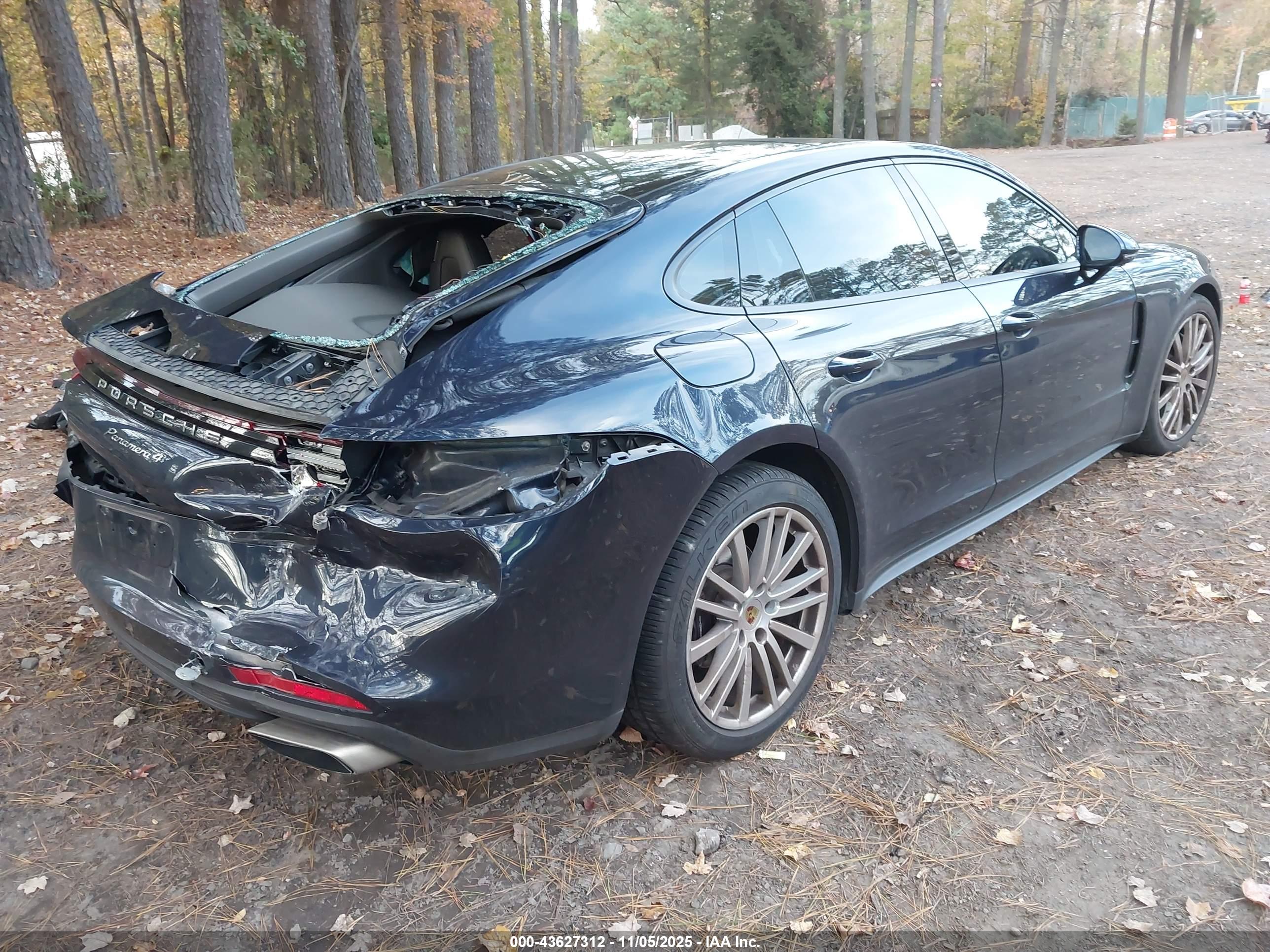 PORSCHE PANAMERA image 4