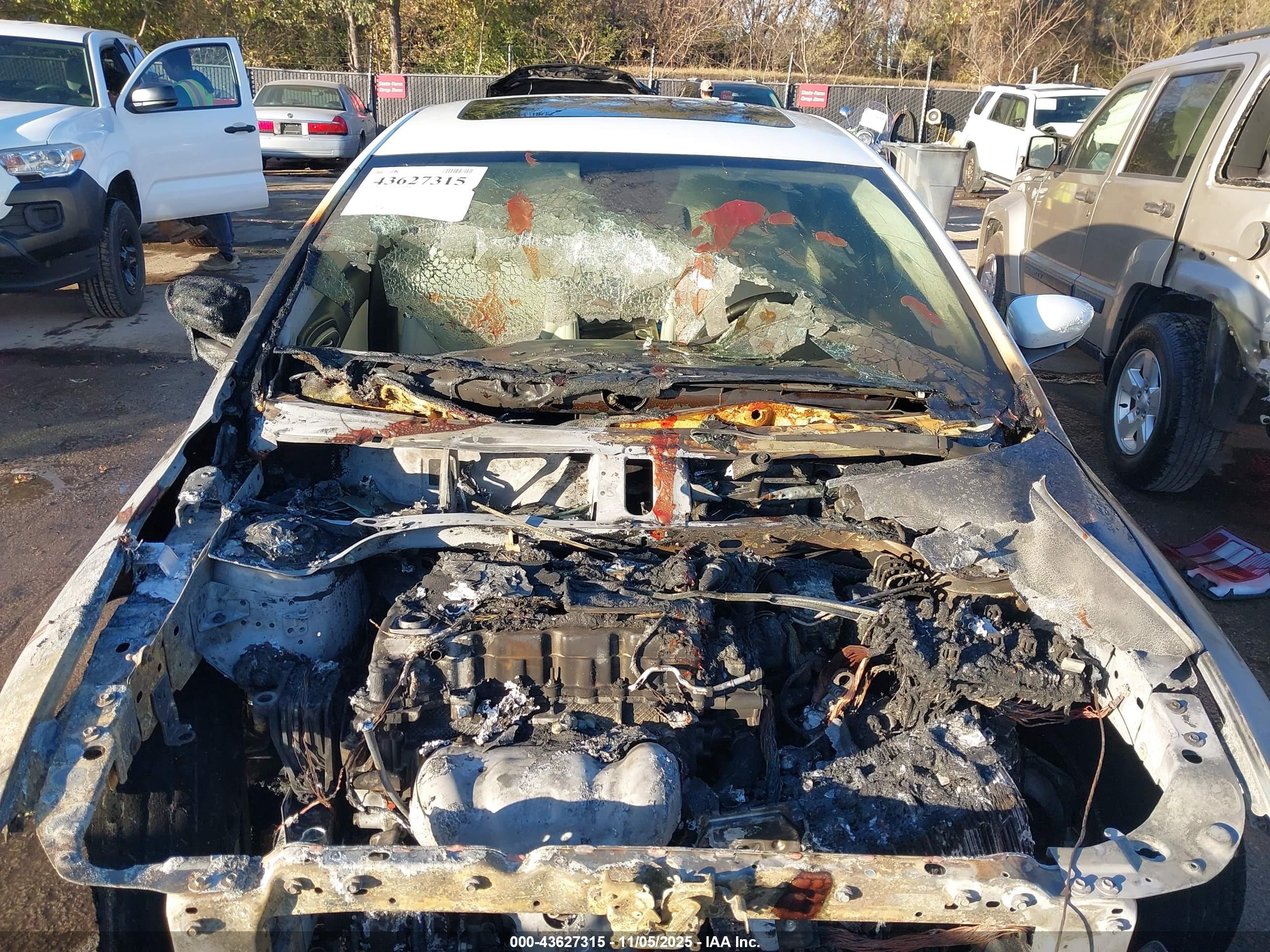 CHRYSLER 200 image 10