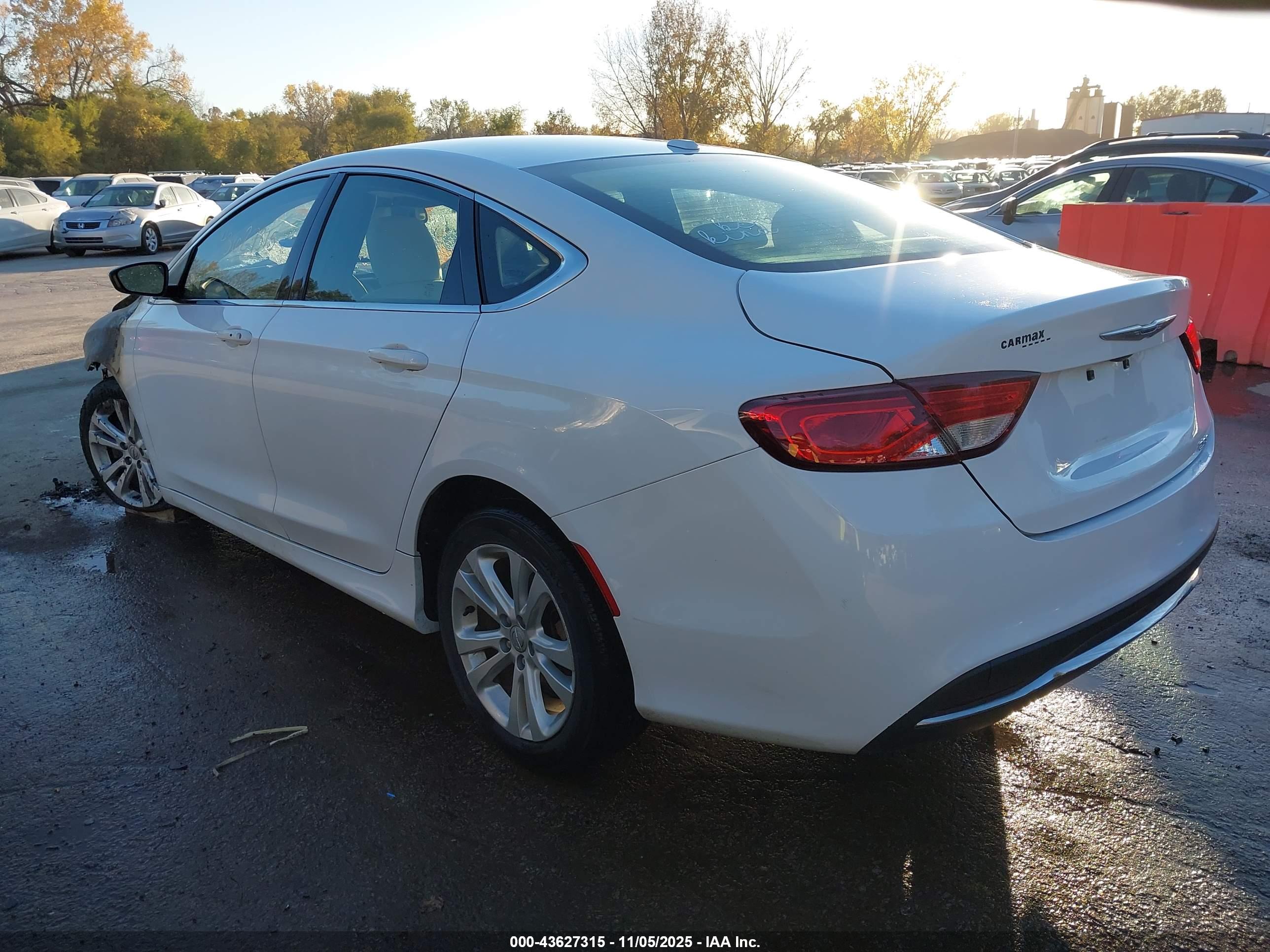 CHRYSLER 200 image 3