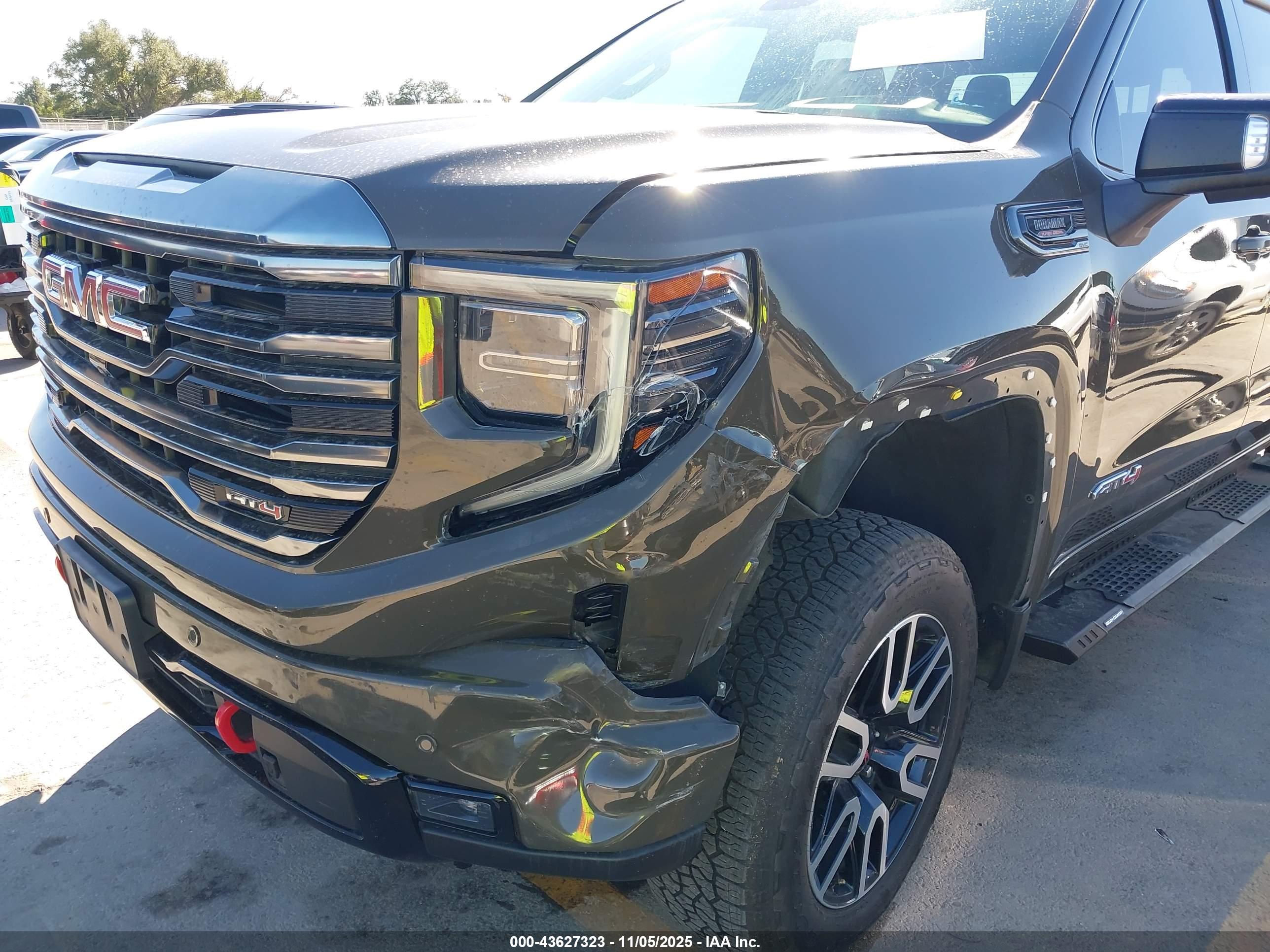 GMC SIERRA image 6