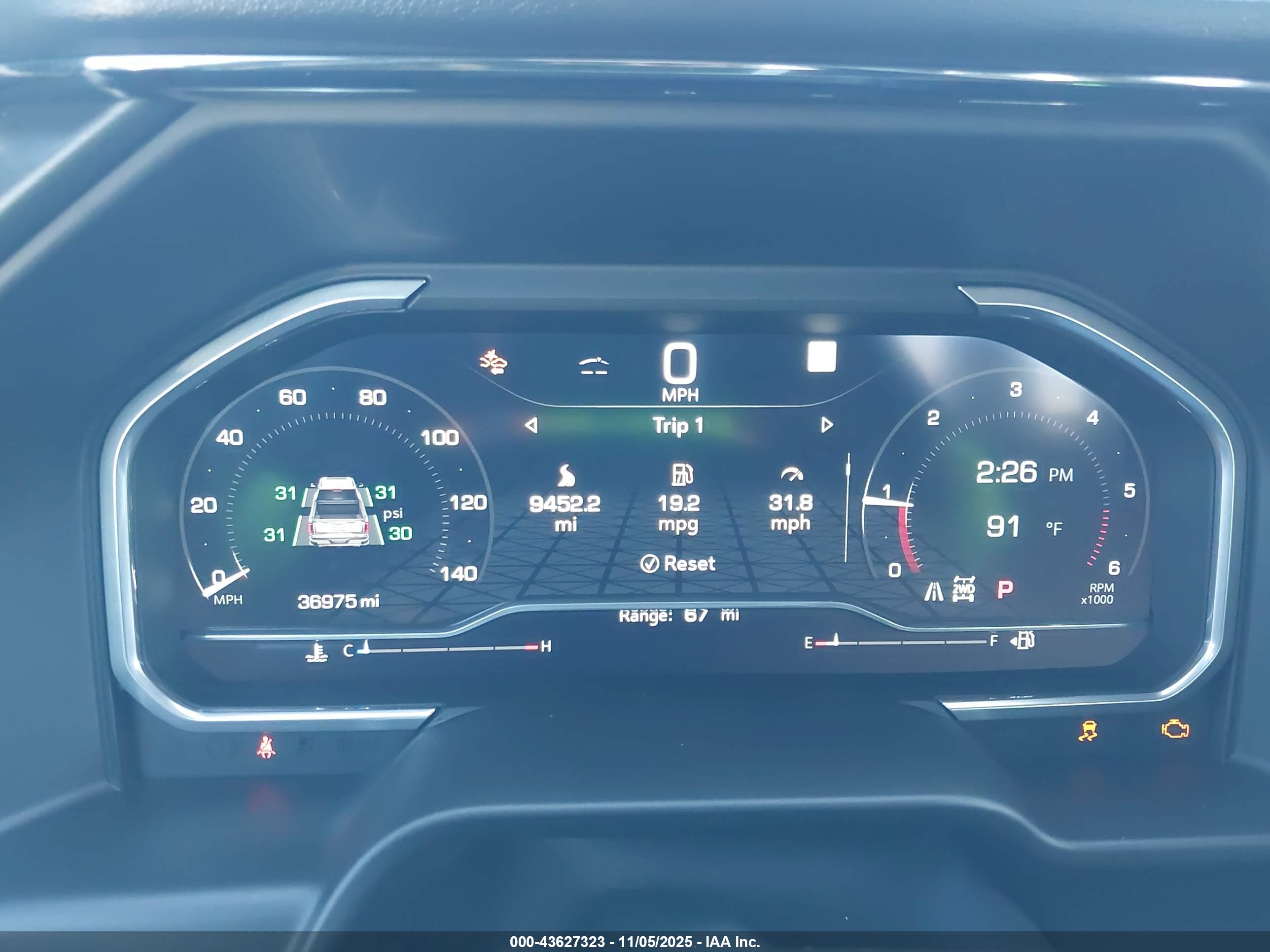 GMC SIERRA image 7