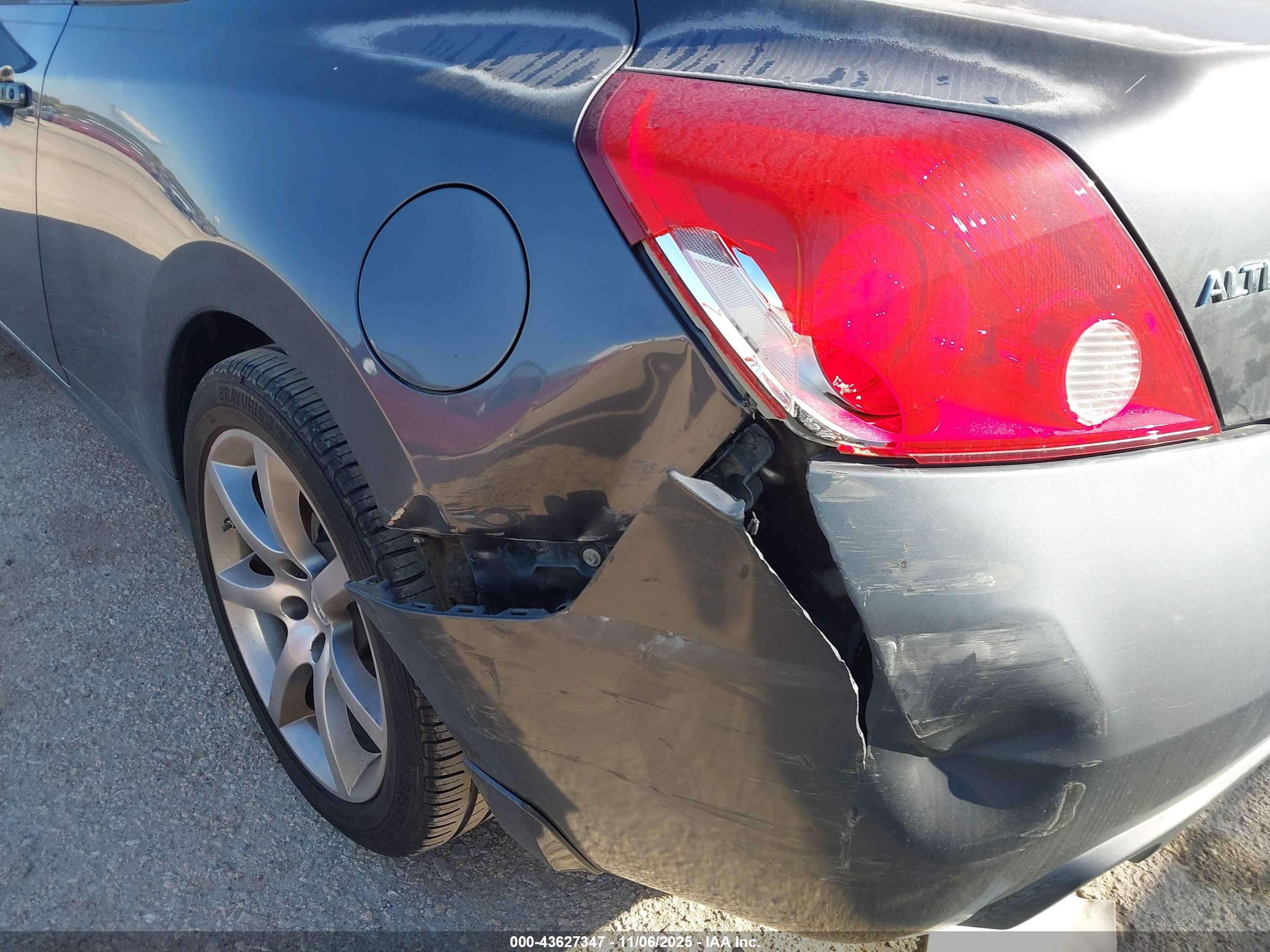 NISSAN ALTIMA image 6