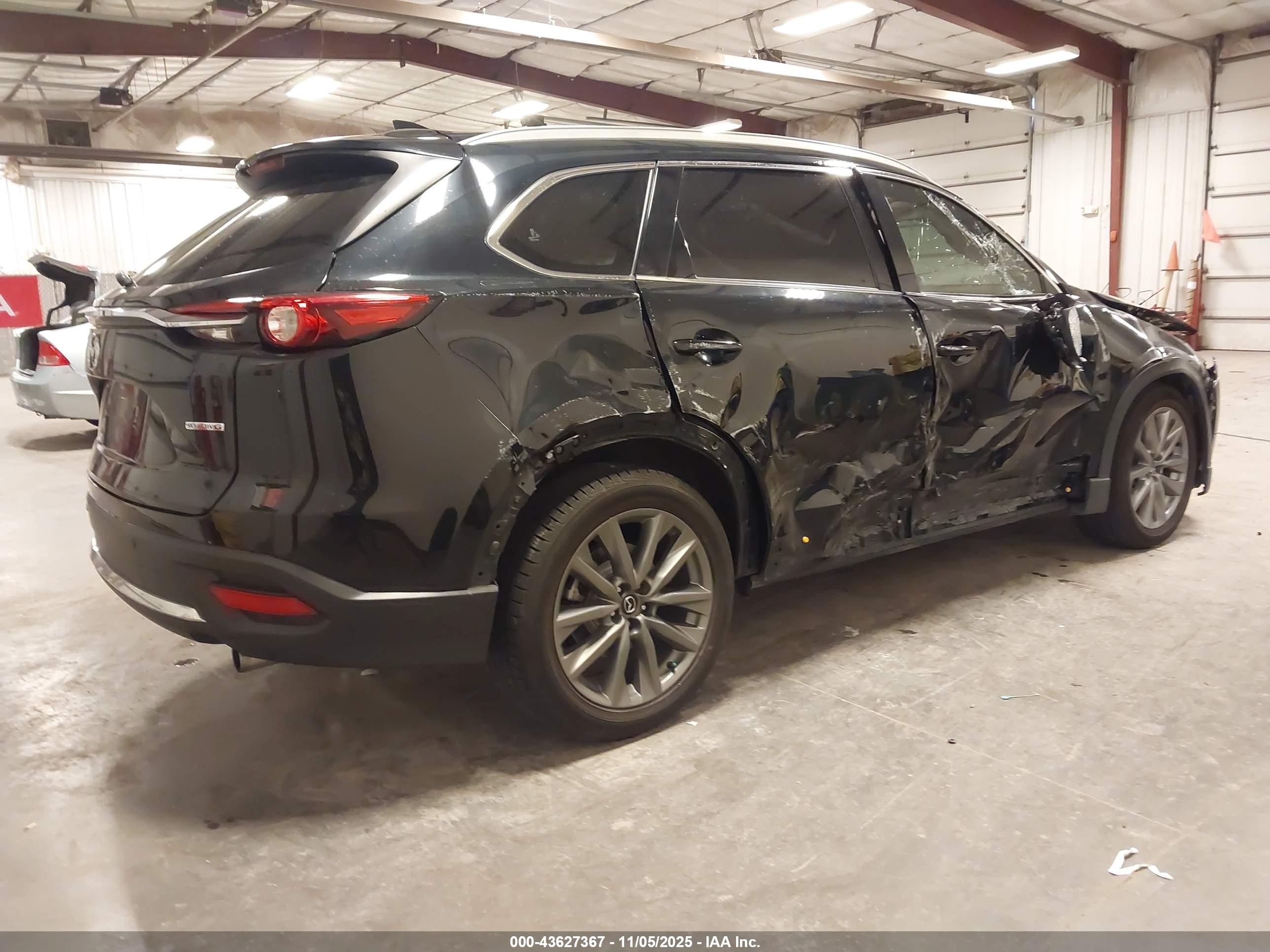 MAZDA CX-9 image 4