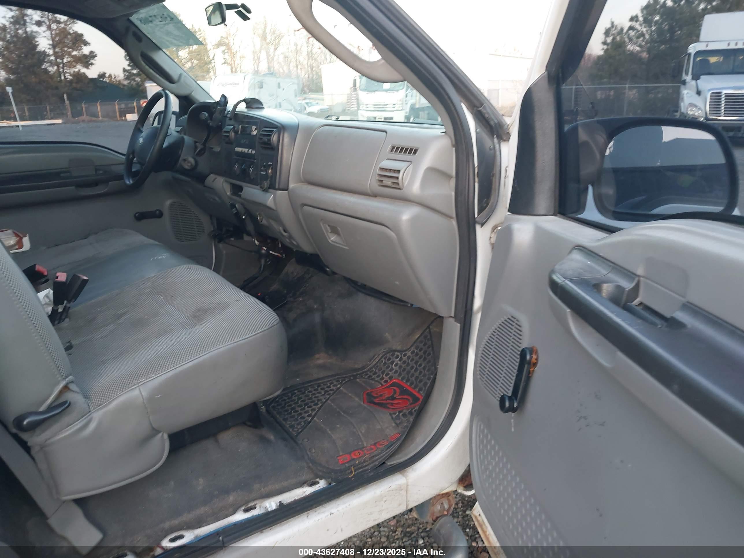 FORD F-350 image 8