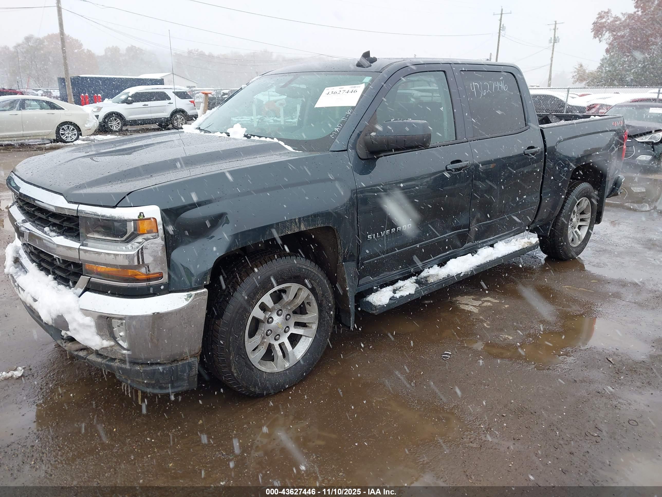 CHEVROLET SILVERADO image 6