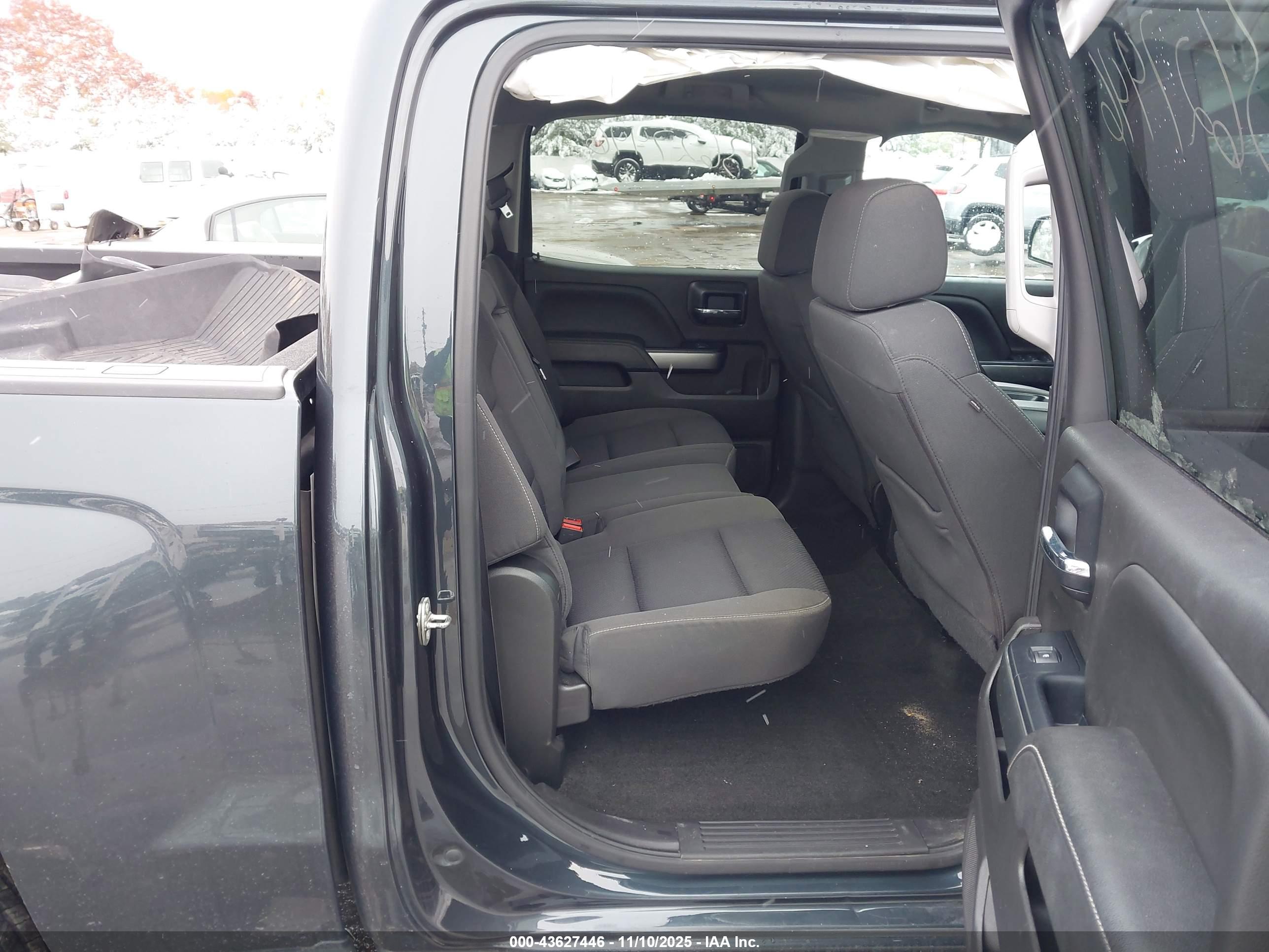 CHEVROLET SILVERADO image 8