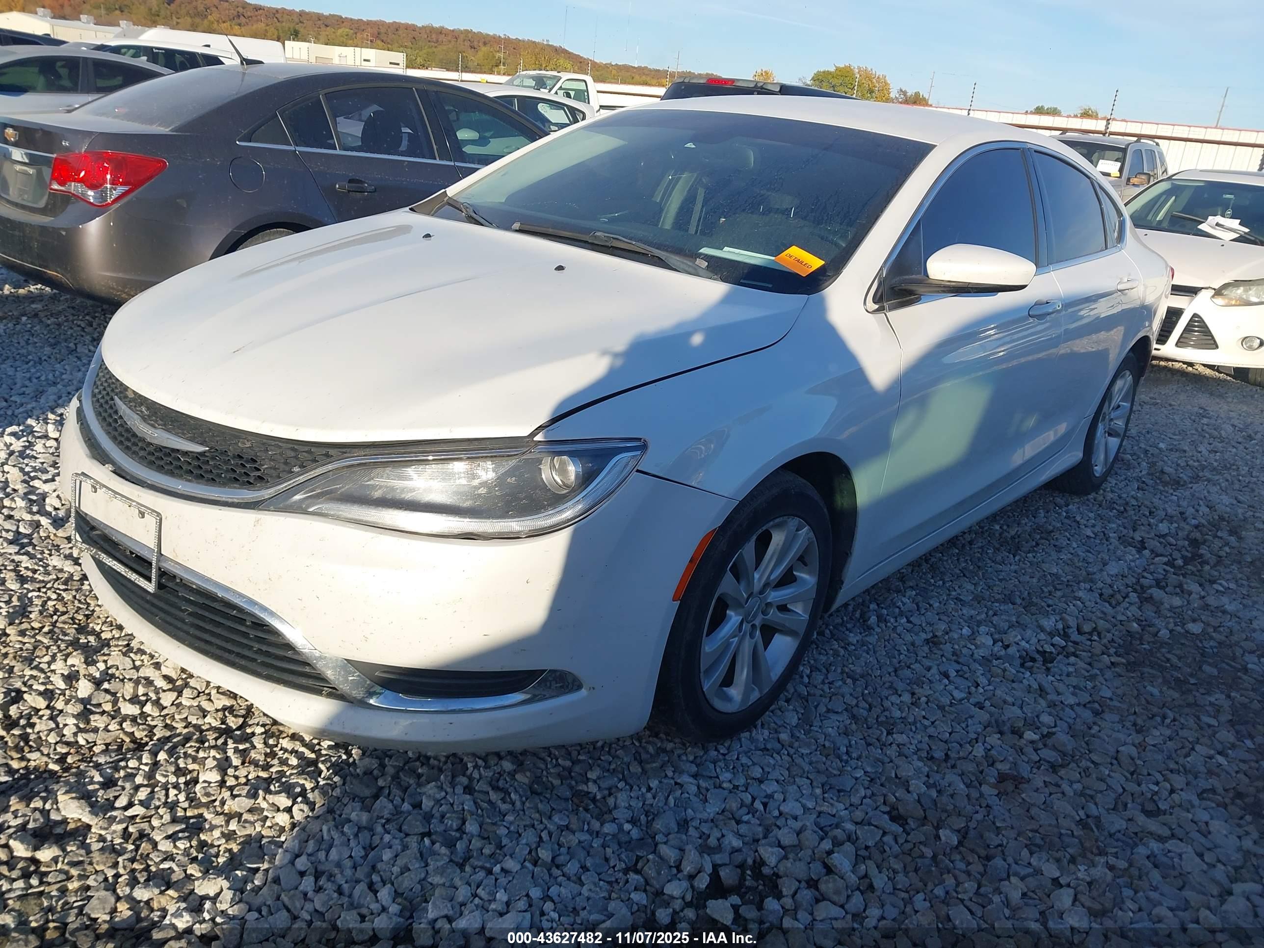 CHRYSLER 200 image 2