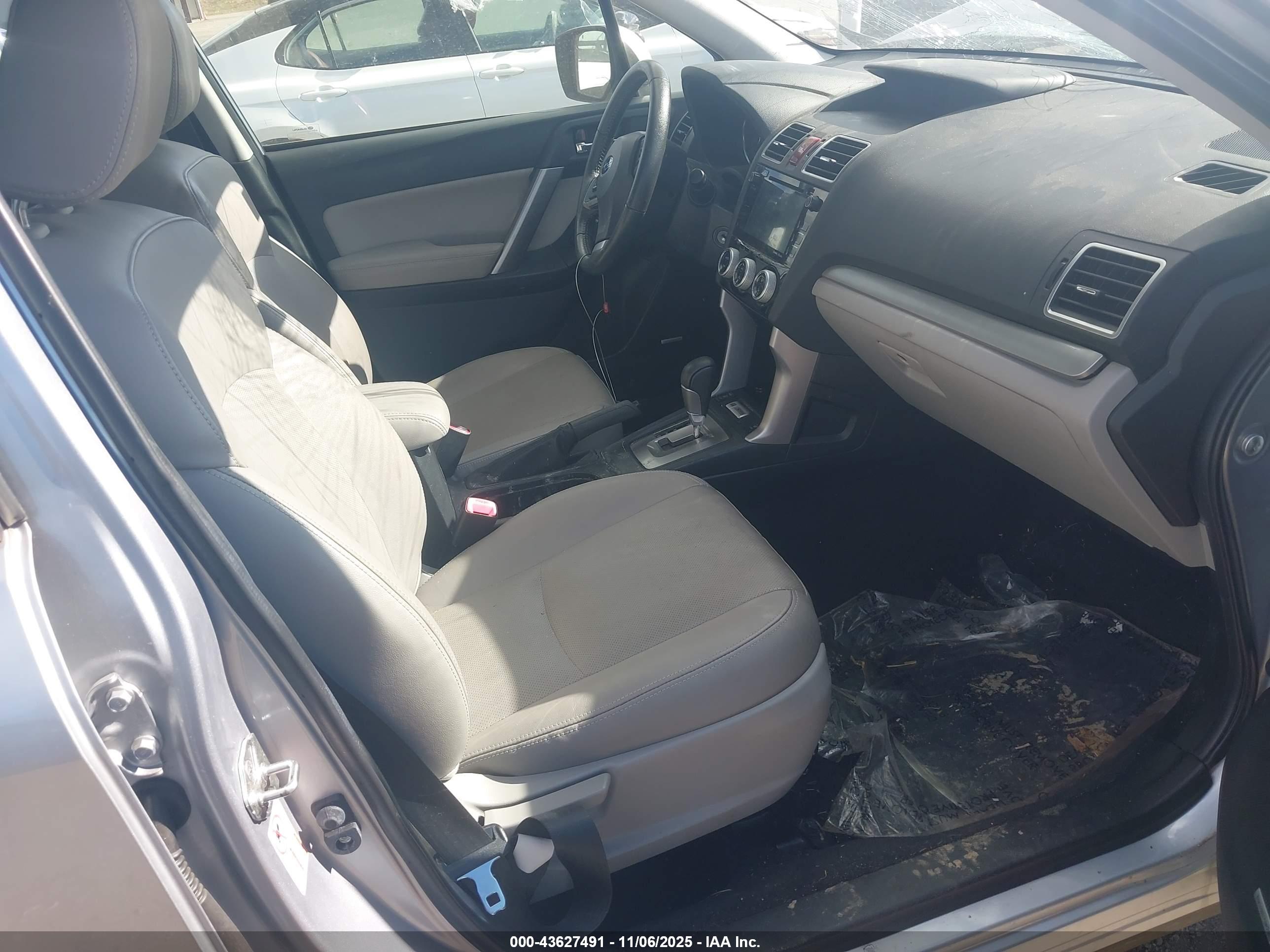 SUBARU FORESTER image 5