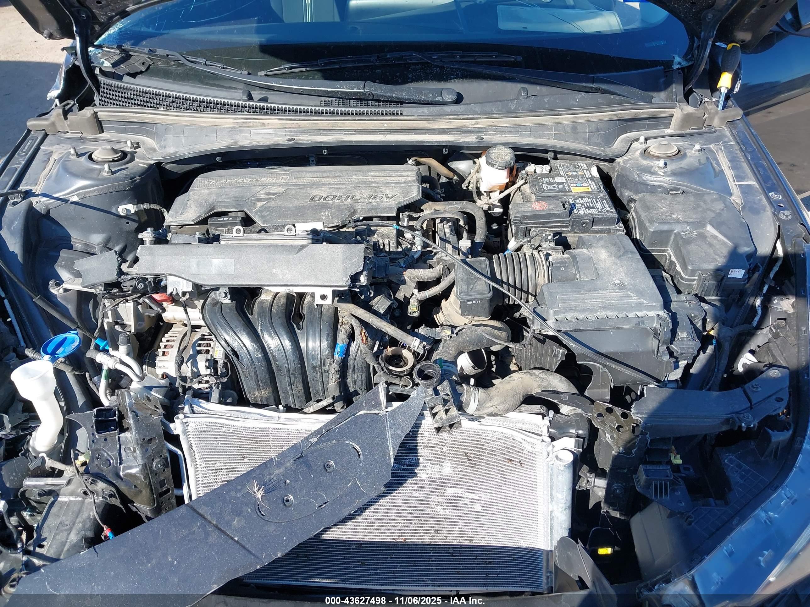 HYUNDAI ELANTRA image 10
