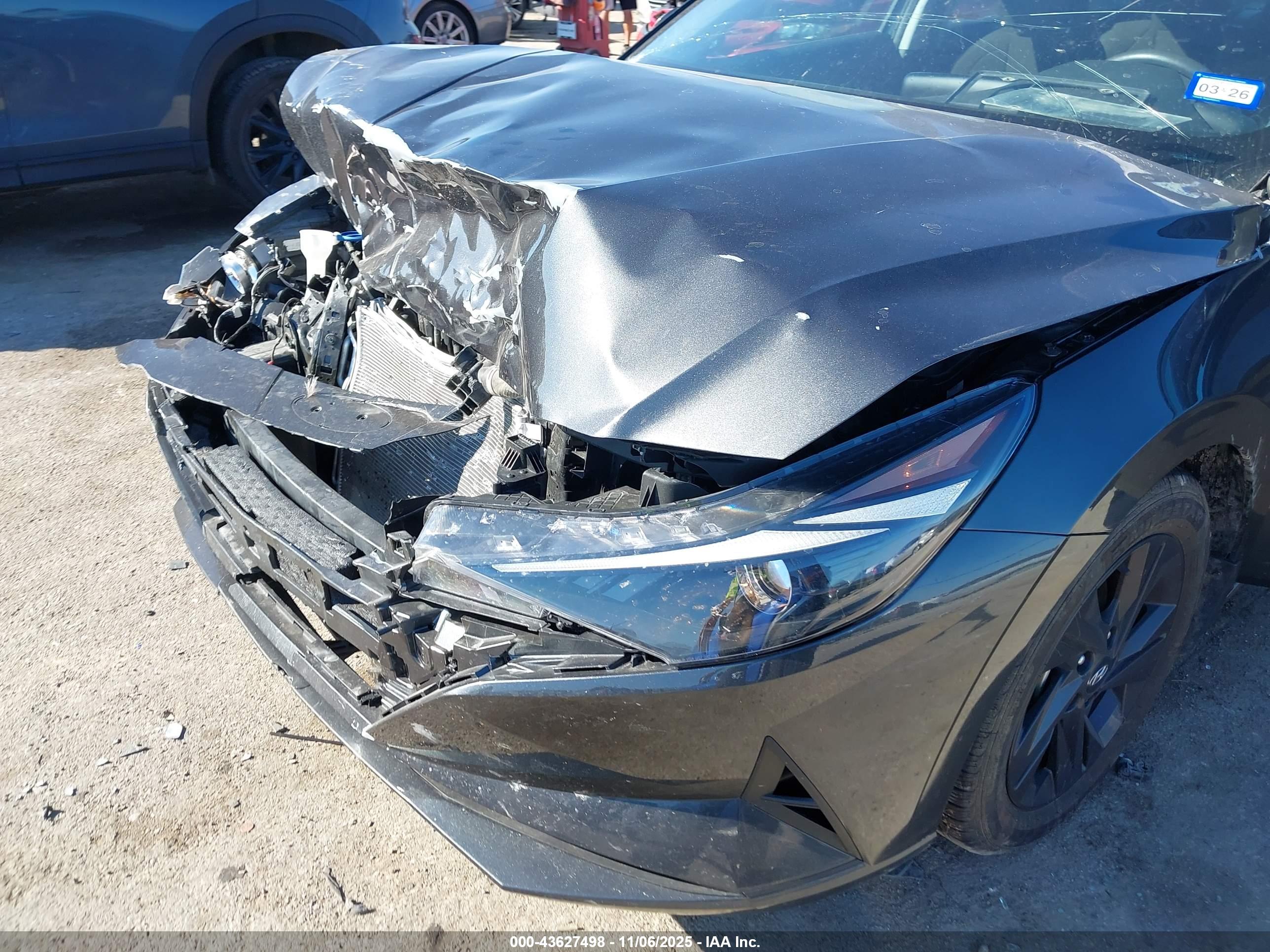 HYUNDAI ELANTRA image 6