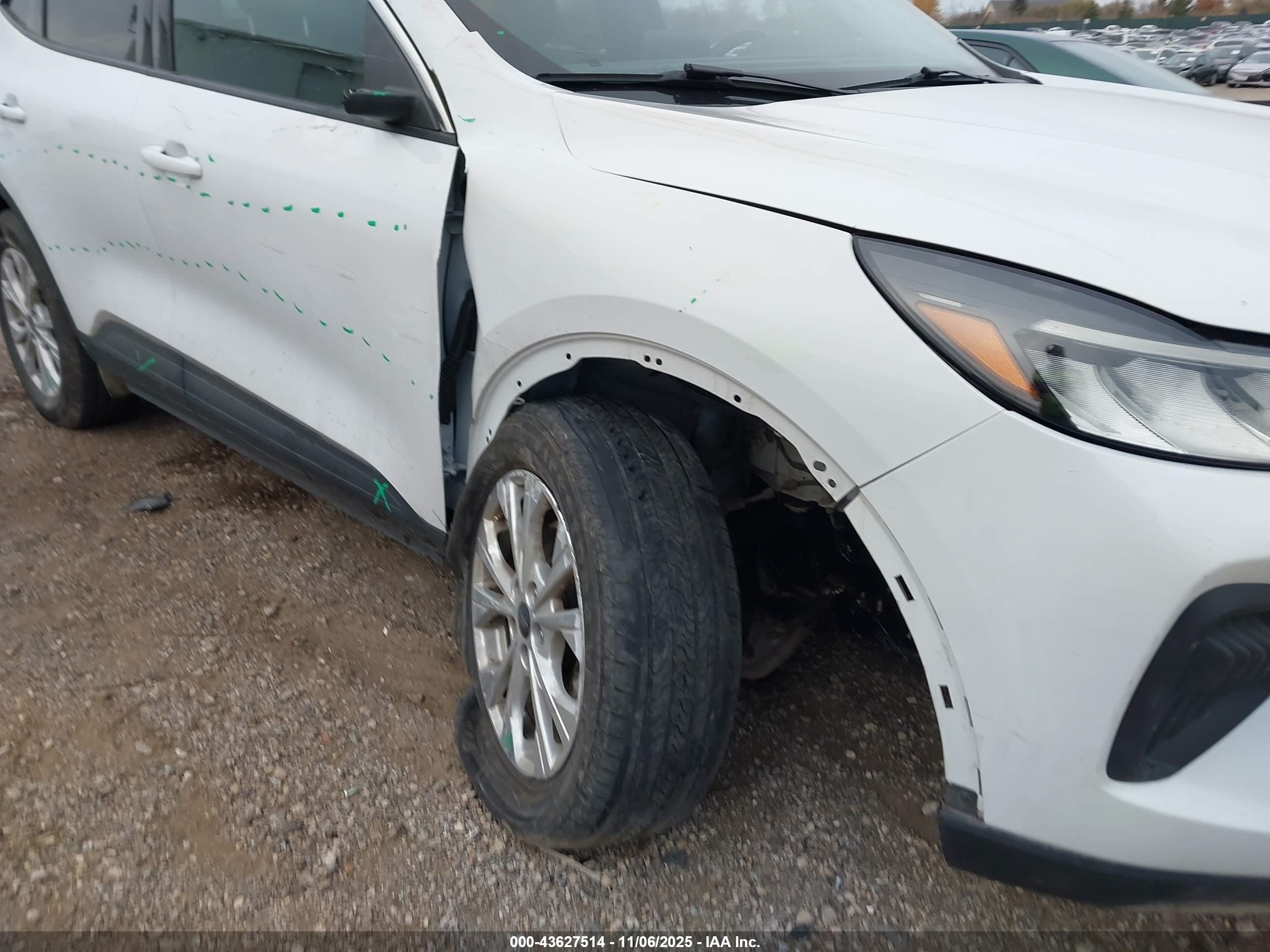 FORD ESCAPE image 6