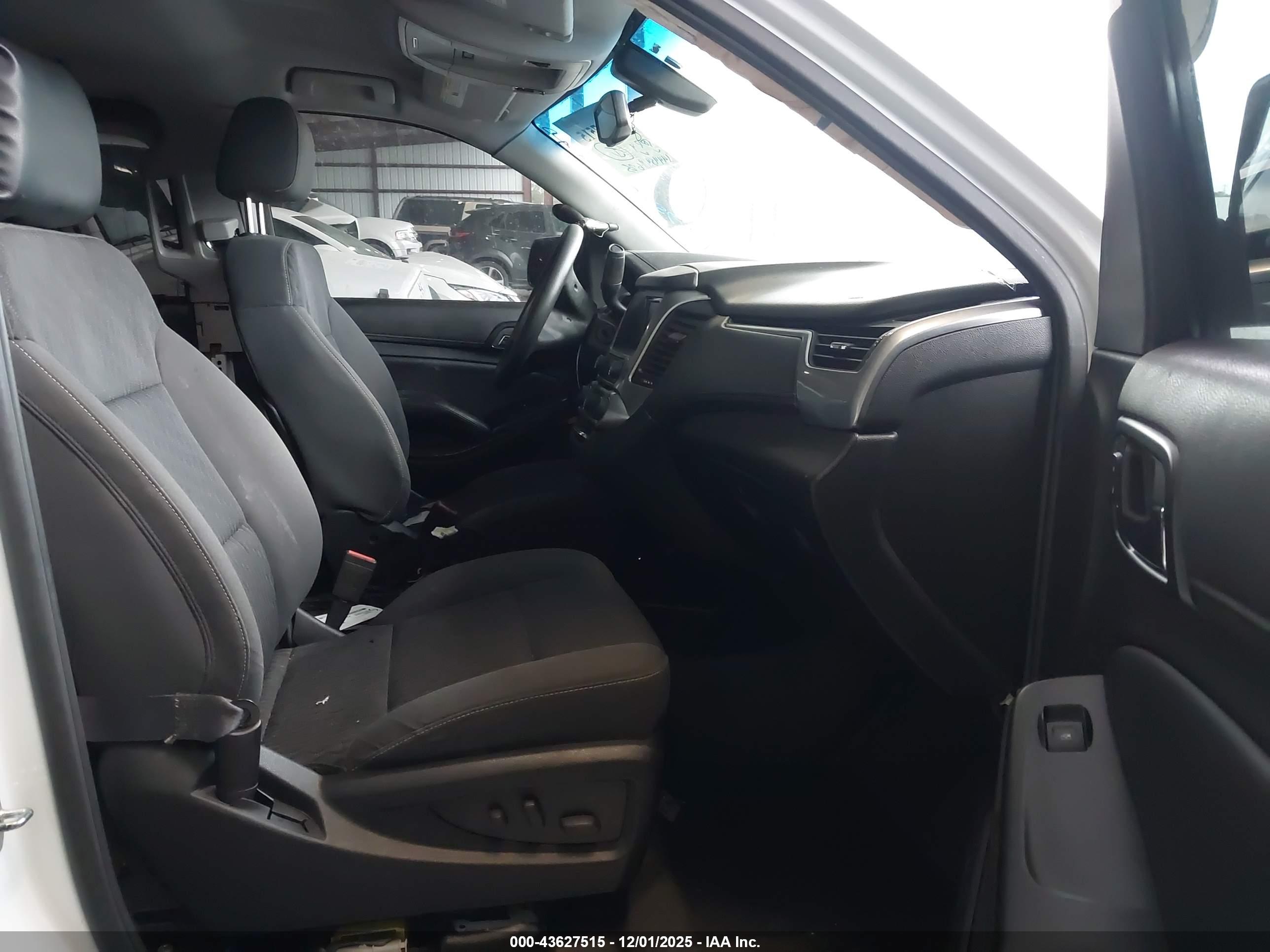 CHEVROLET TAHOE image 5