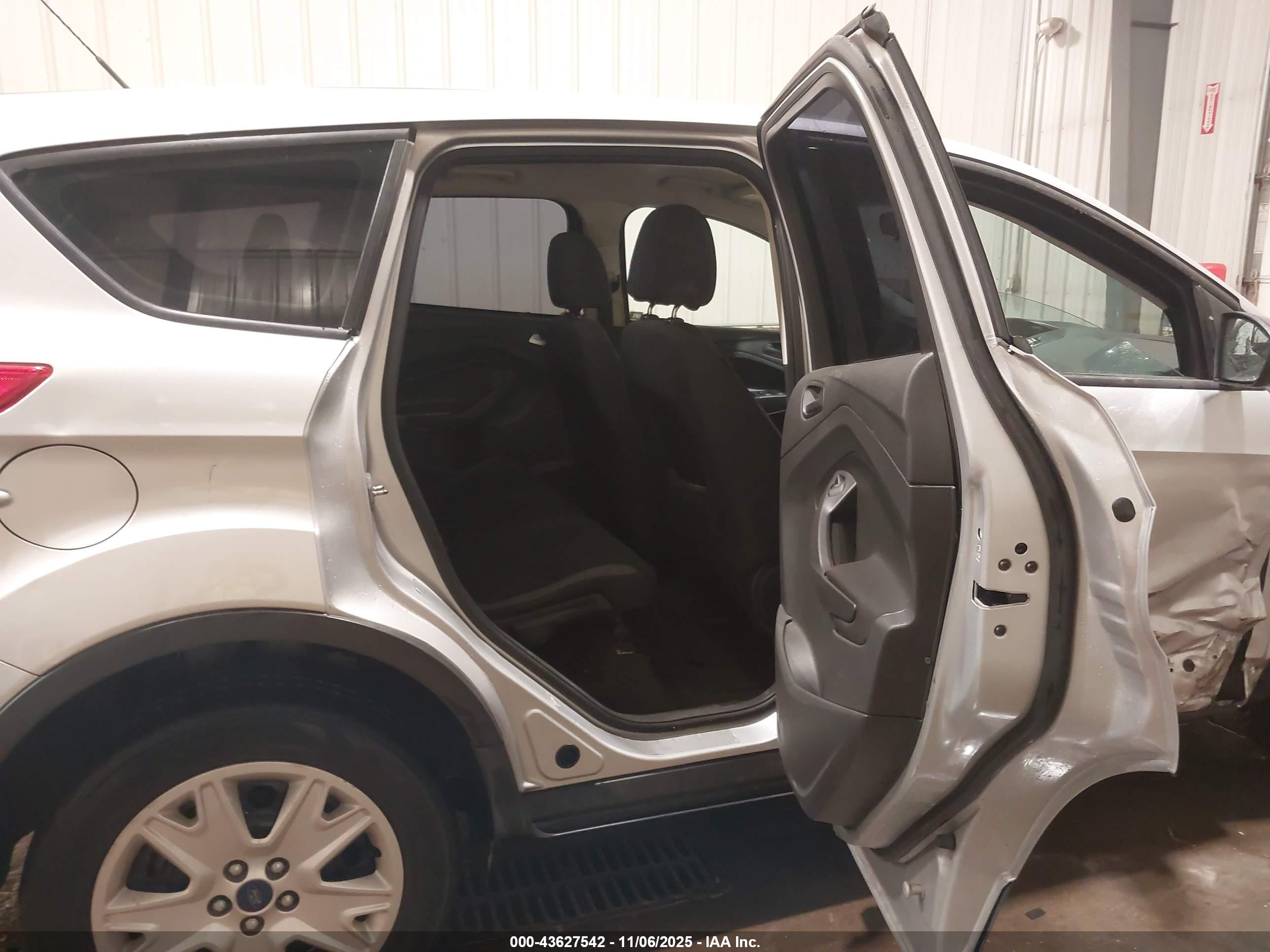 FORD ESCAPE image 8