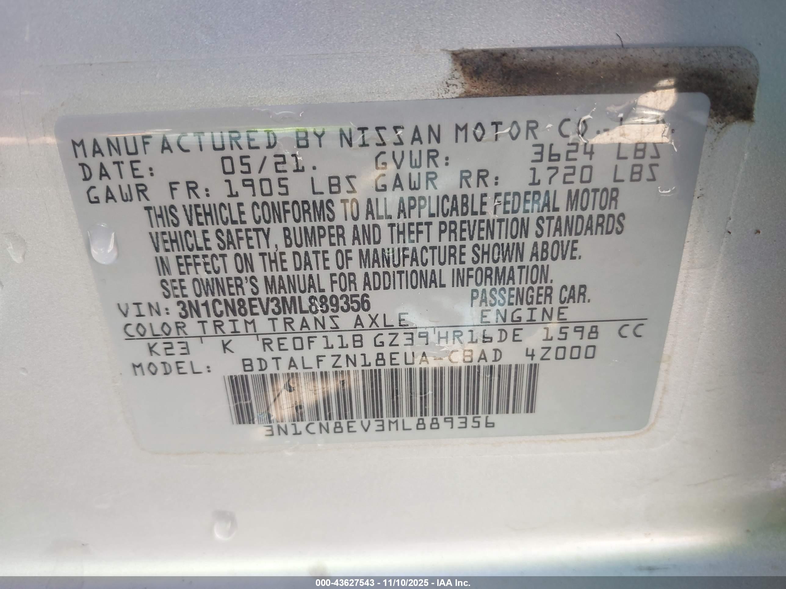 NISSAN VERSA image 9