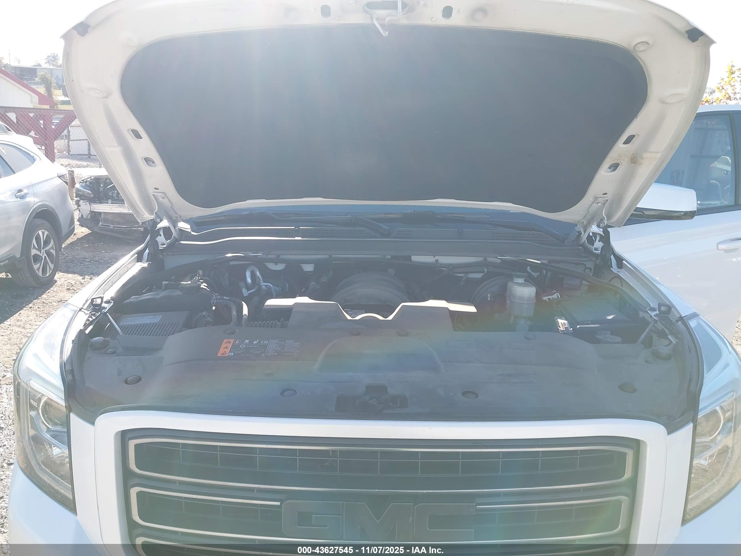 GMC YUKON image 10