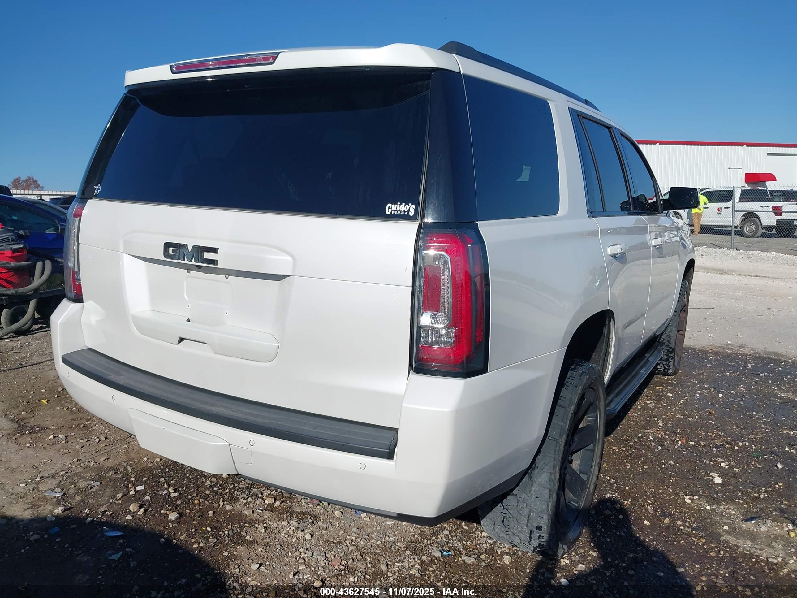 GMC YUKON image 4