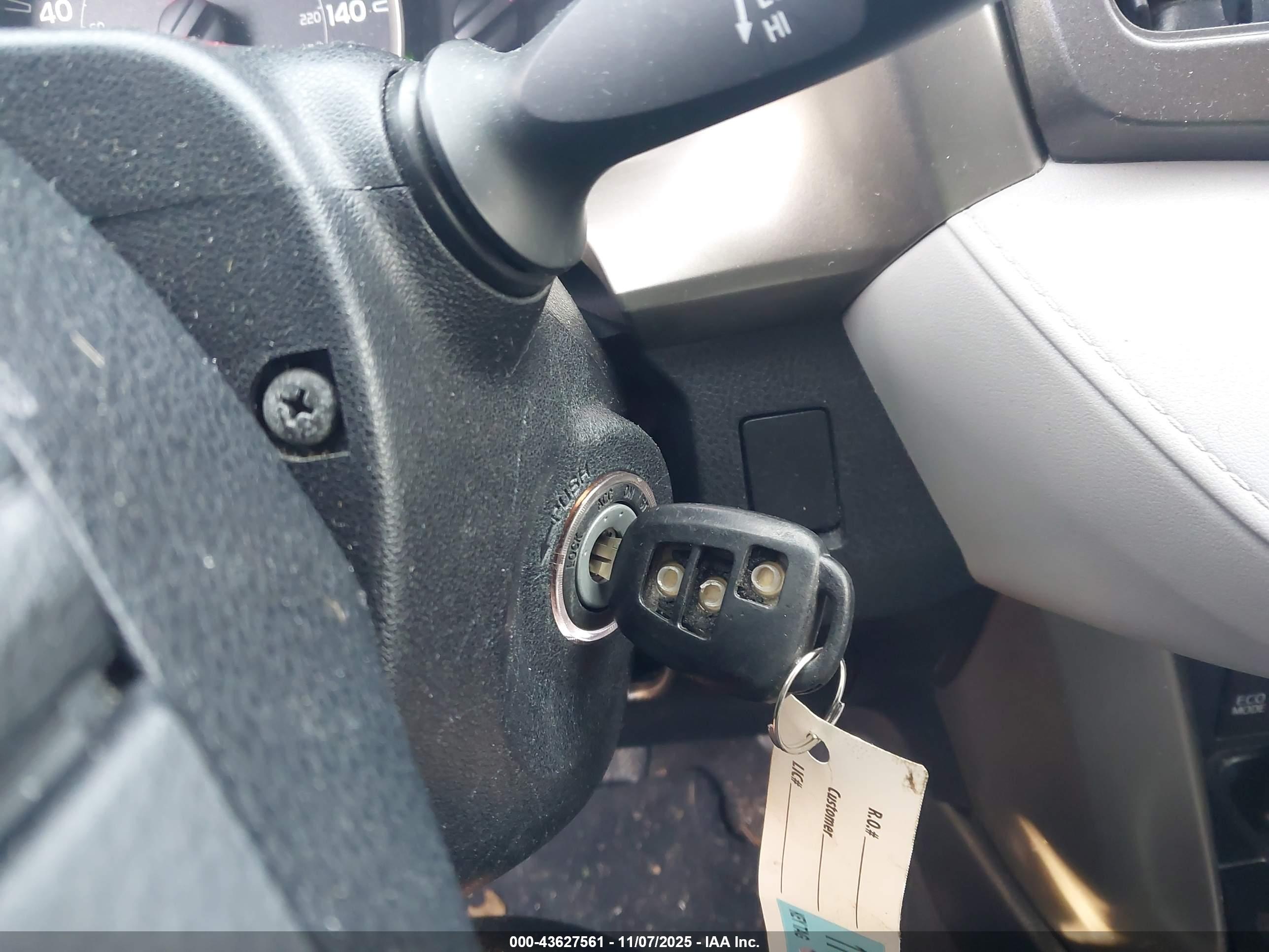 TOYOTA RAV4 image 11