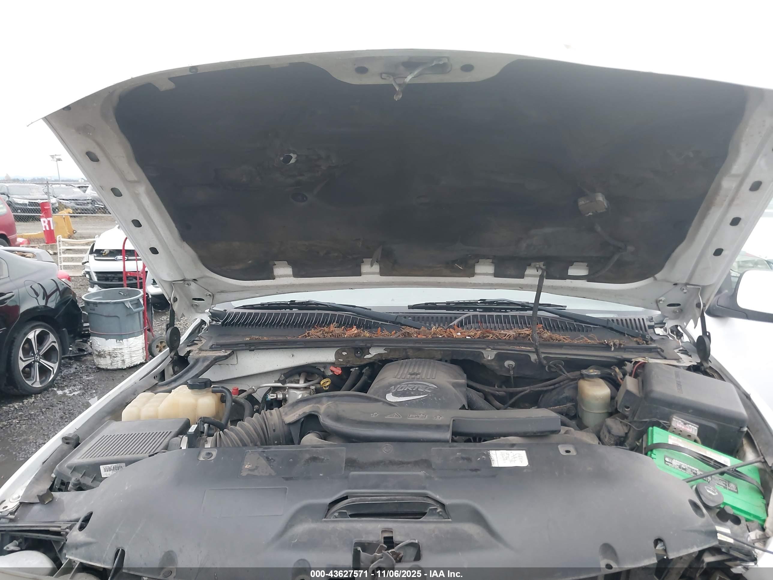 CHEVROLET TAHOE image 10