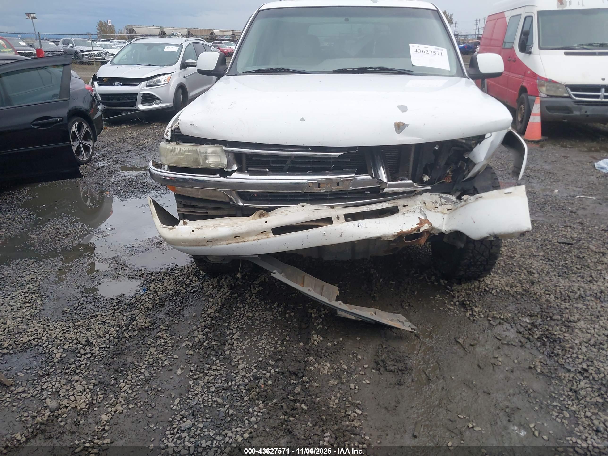 CHEVROLET TAHOE image 6
