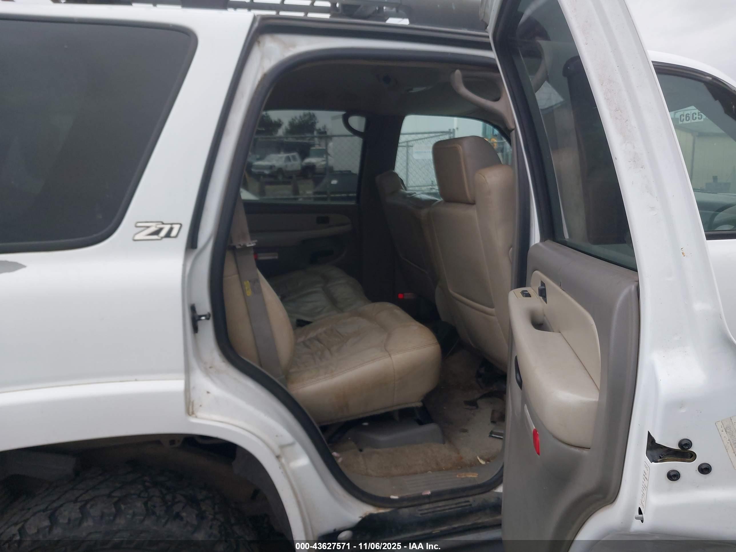 CHEVROLET TAHOE image 8