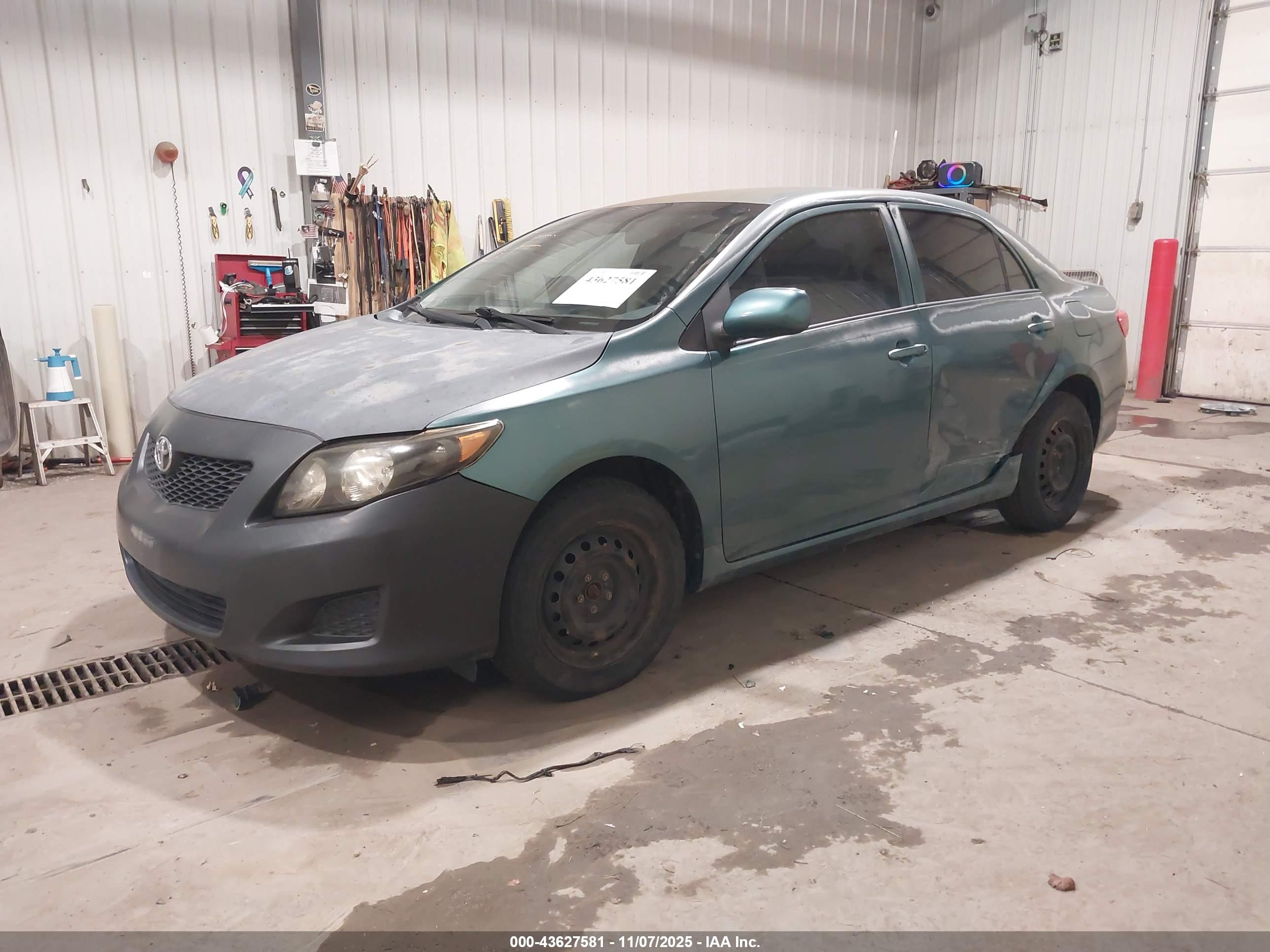 TOYOTA COROLLA image 2