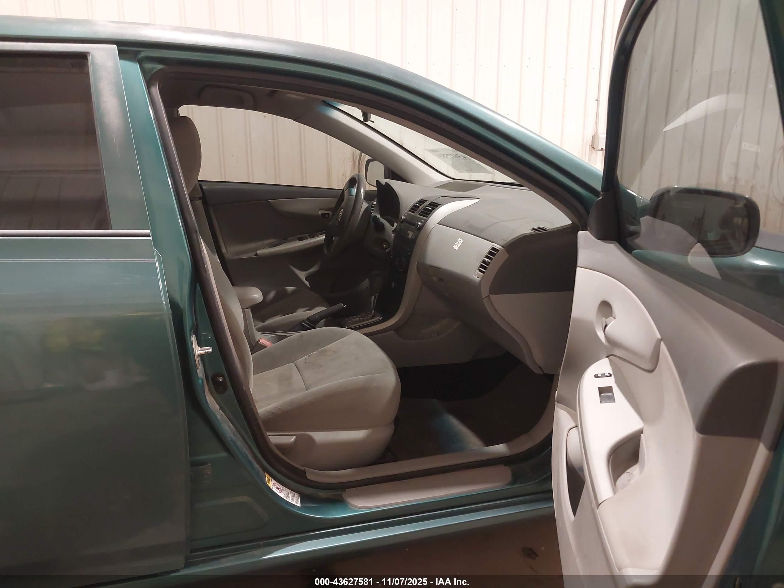TOYOTA COROLLA image 5