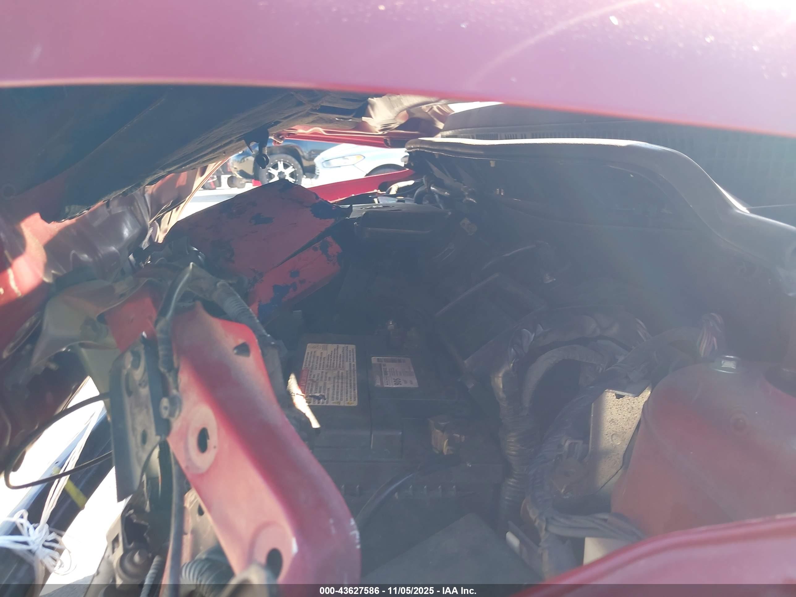NISSAN VERSA image 10
