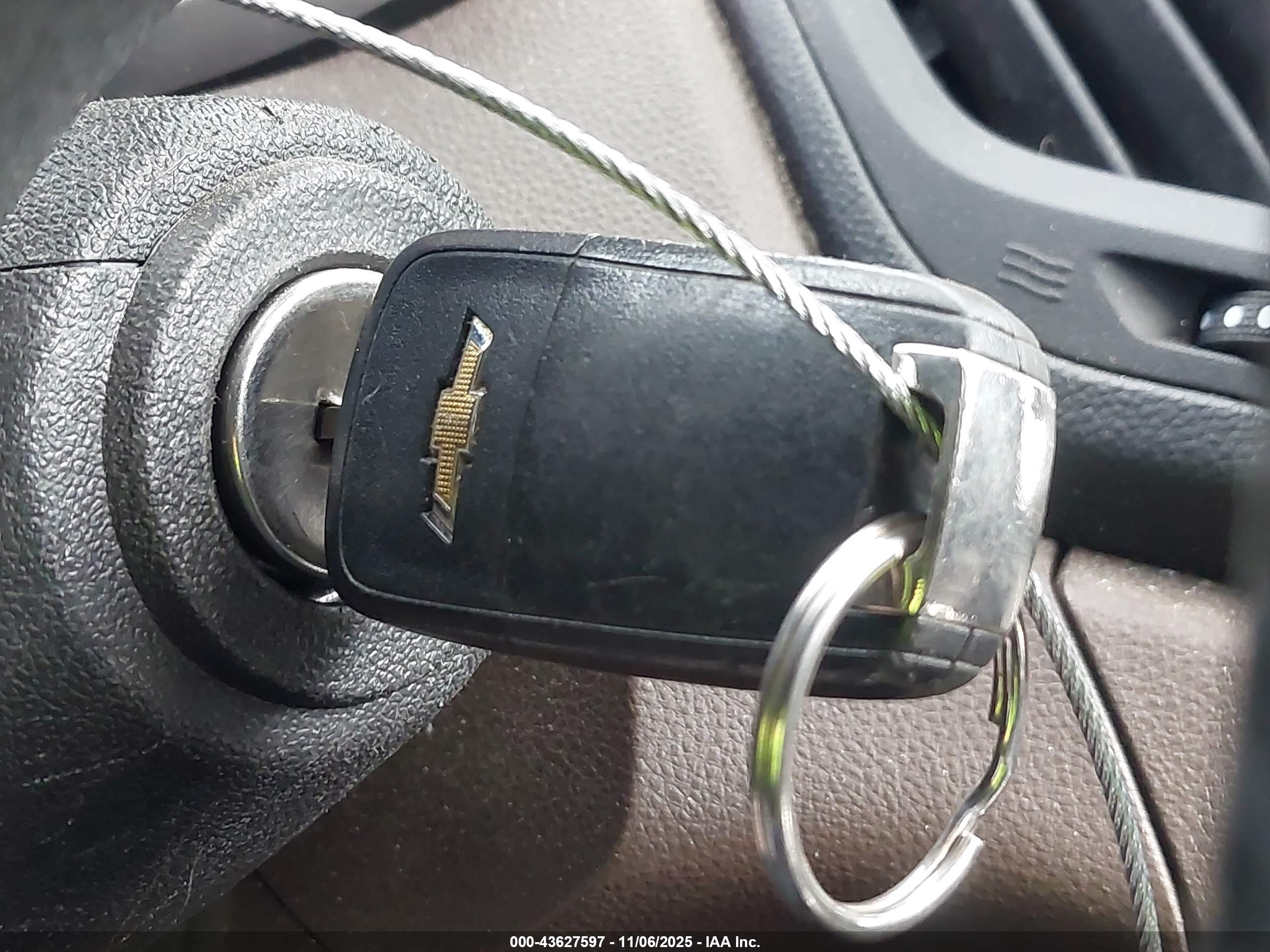 CHEVROLET EQUINOX image 11