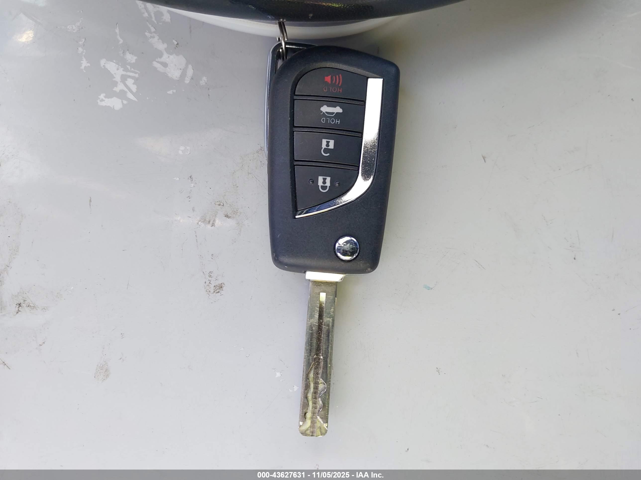 TOYOTA COROLLA image 11