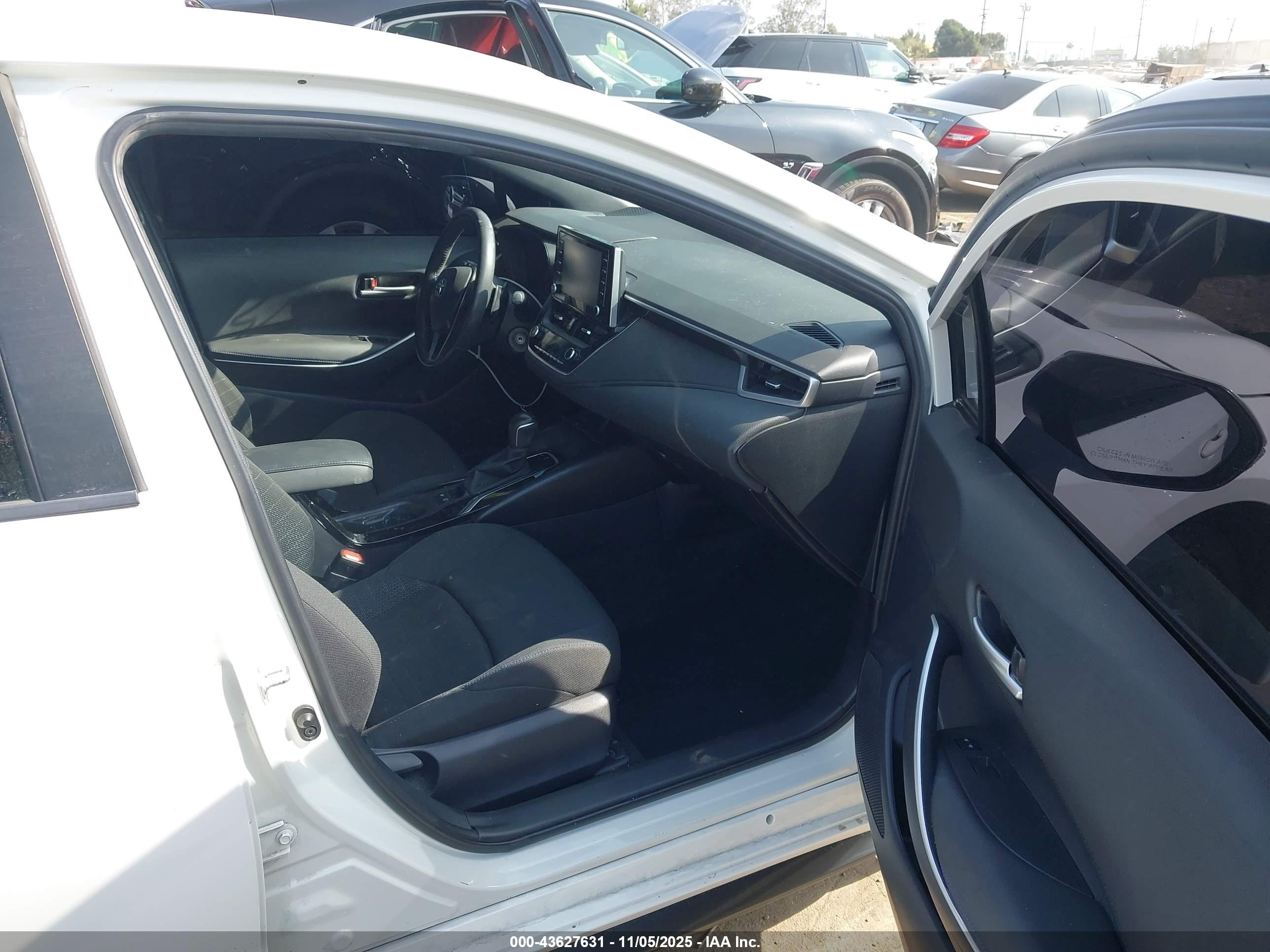 TOYOTA COROLLA image 5
