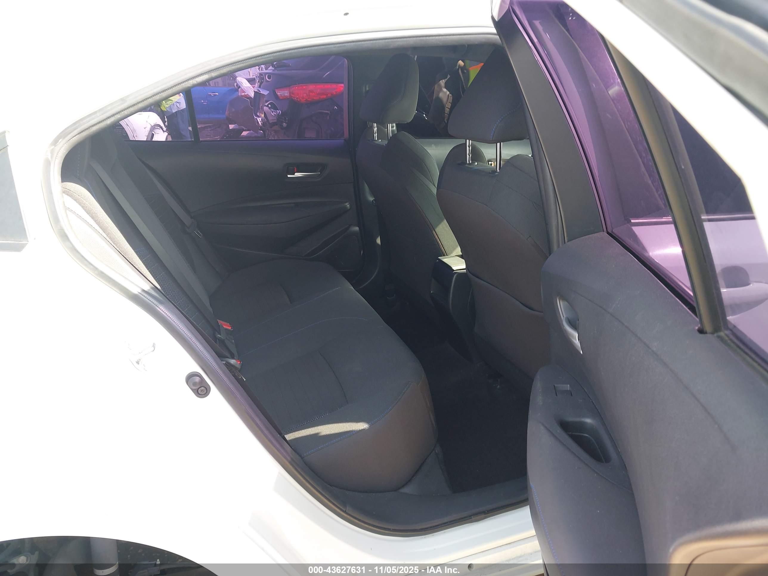 TOYOTA COROLLA image 8