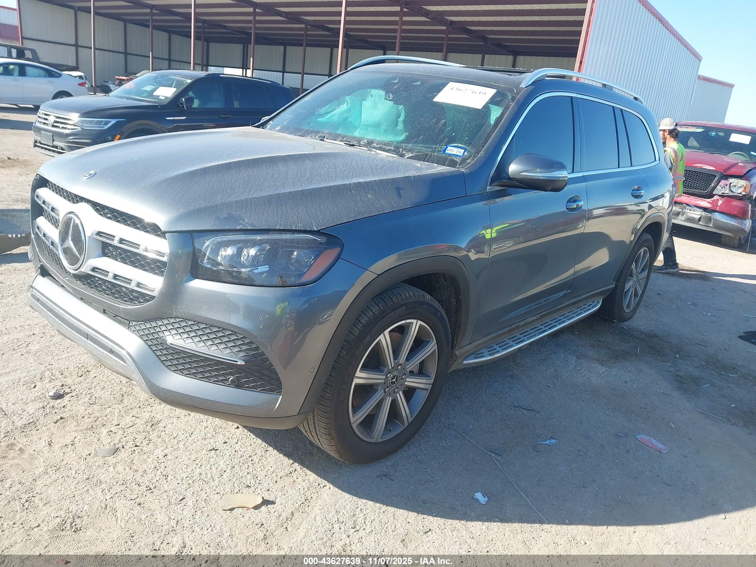 MERCEDES-BENZ GLS image 2