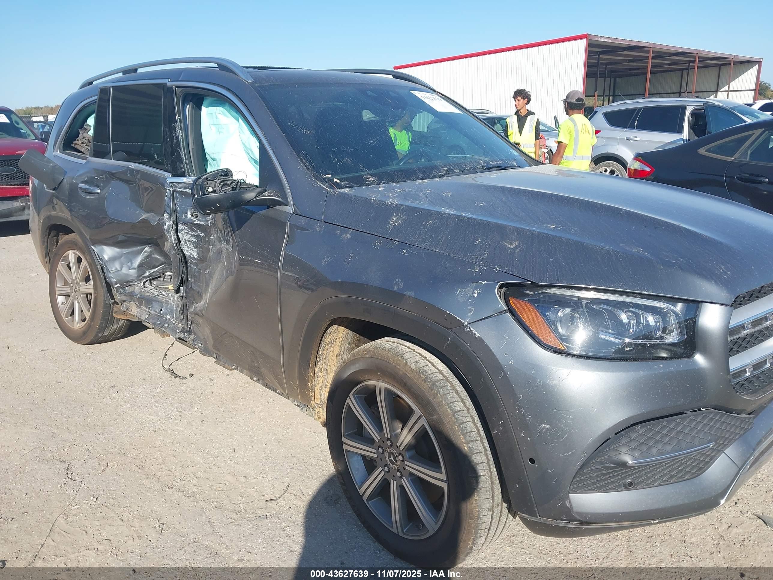 MERCEDES-BENZ GLS image 6